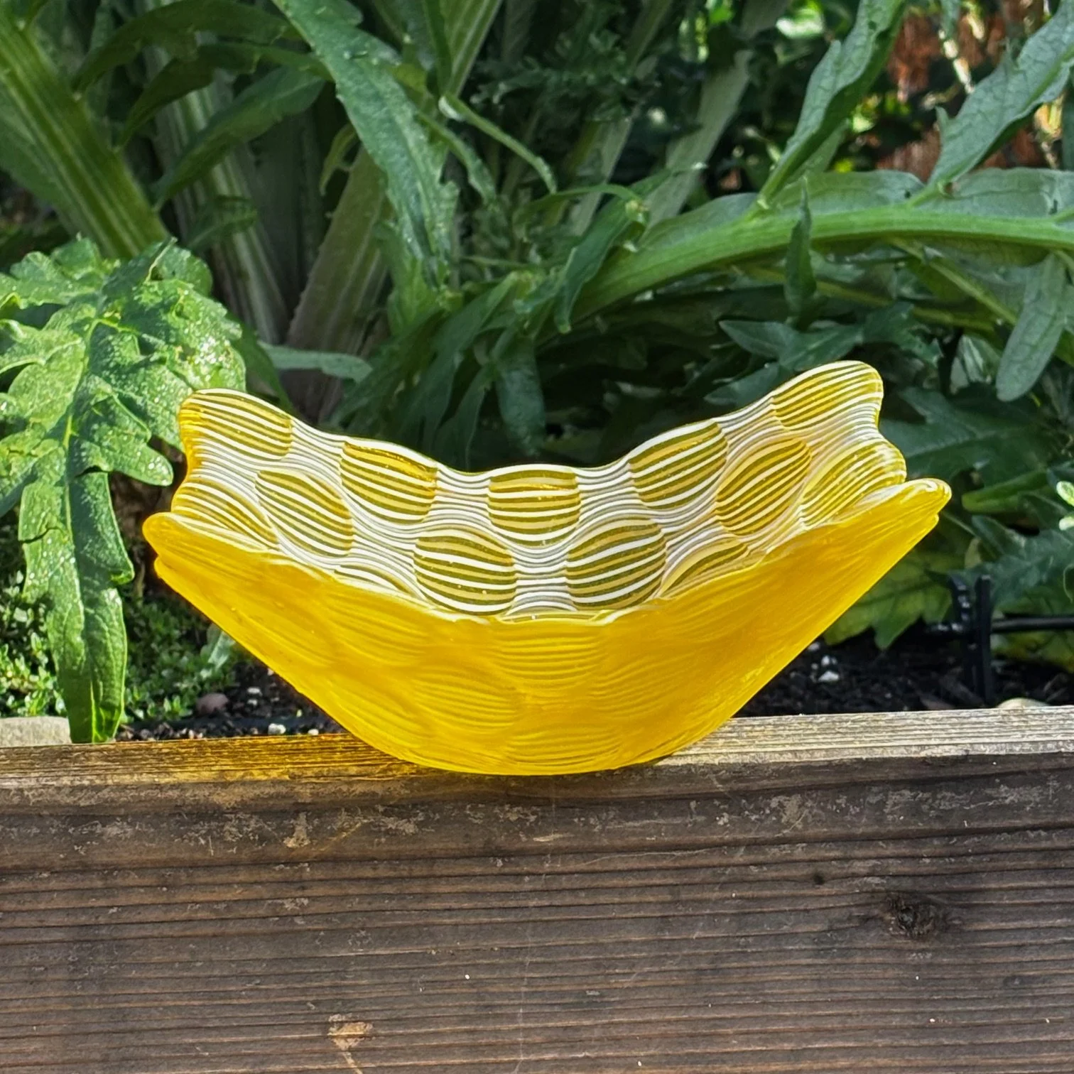 Yellow transparent base, clear_French vanilla_neo-lavender stringers side.jpg