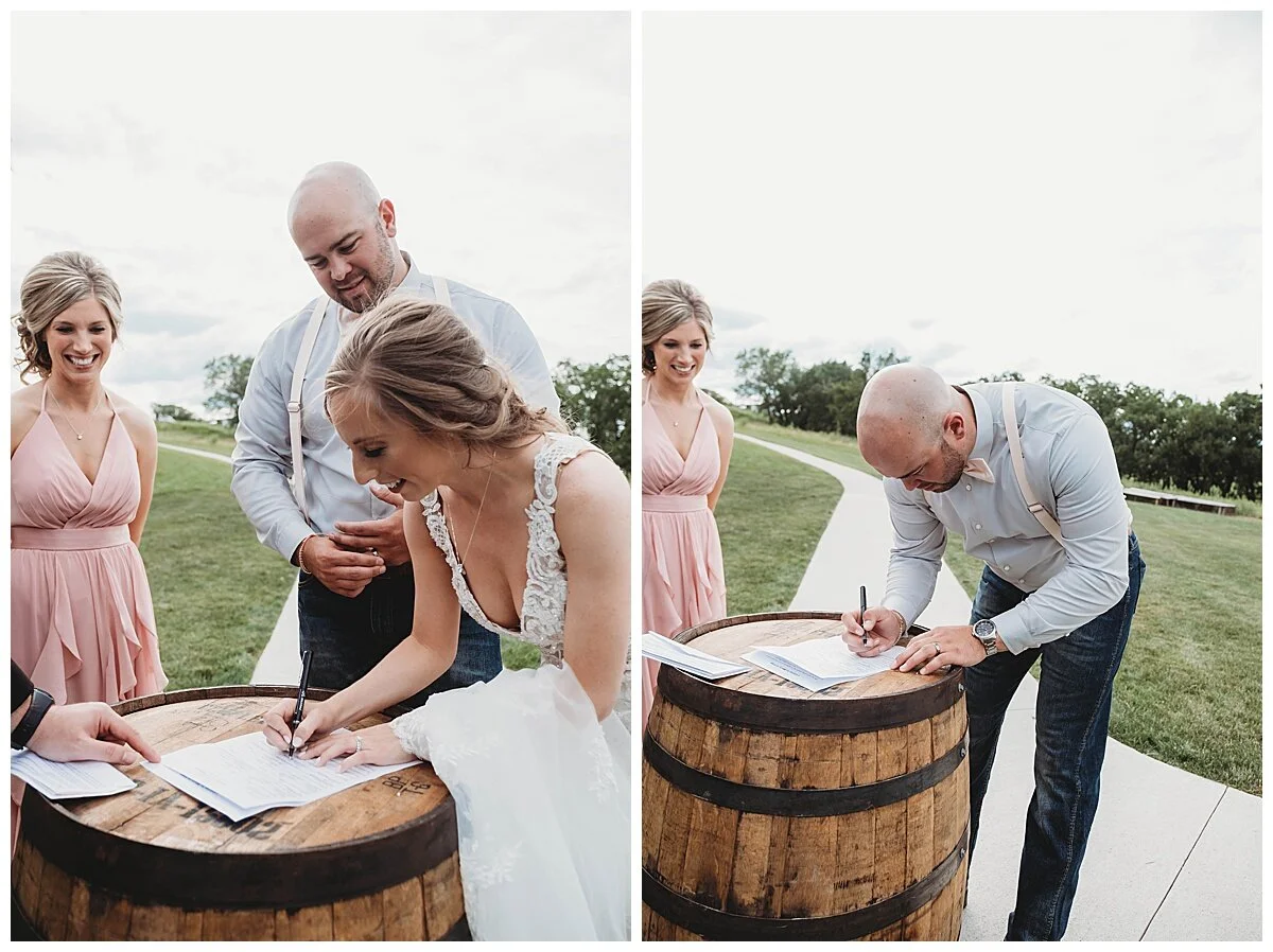 Des Moines Wedding Photographer, Red Acre Barn, Red Acre Barn Iowa, Des Moines Photographer, Iowa Wedding Photographer, Iowa City Wedding Photographer, Atlantic Iowa Photographer