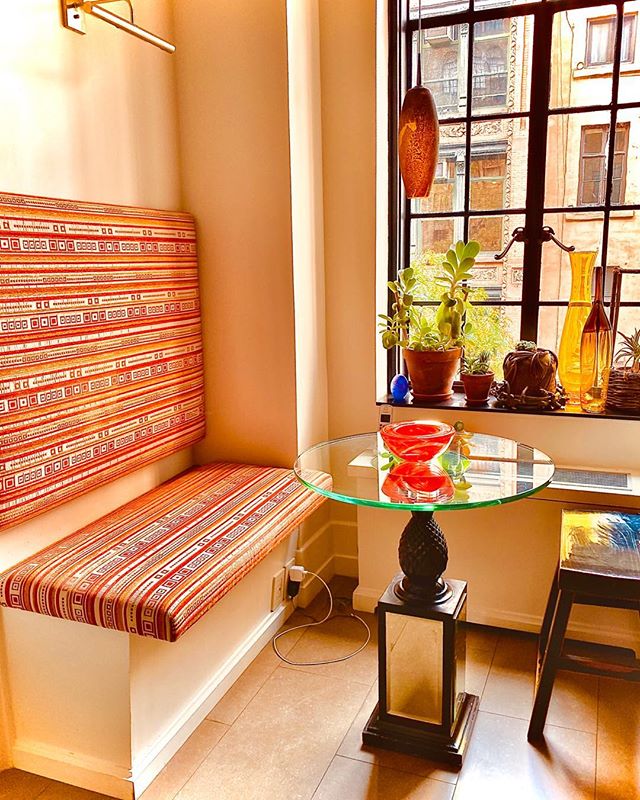 New York City kitchen nook. #apartmentlifestyle#kitchenseating#smallspaces#objectdart#manhattanstyle