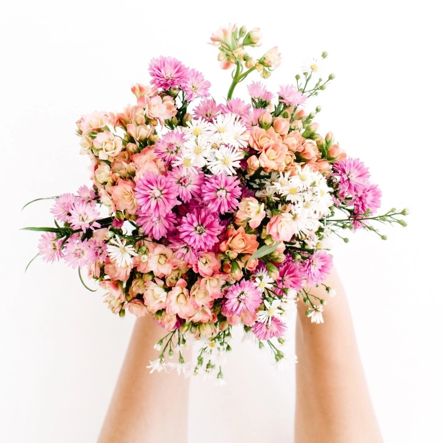Here's a little inspiration for your feed! 💐 As spring blooms, we're loving all kinds of flowers, whether freshly picked or crafted by hand! Swipe to see some of our books that include all things floral&mdash;crafts, painting tutorials, and coloring