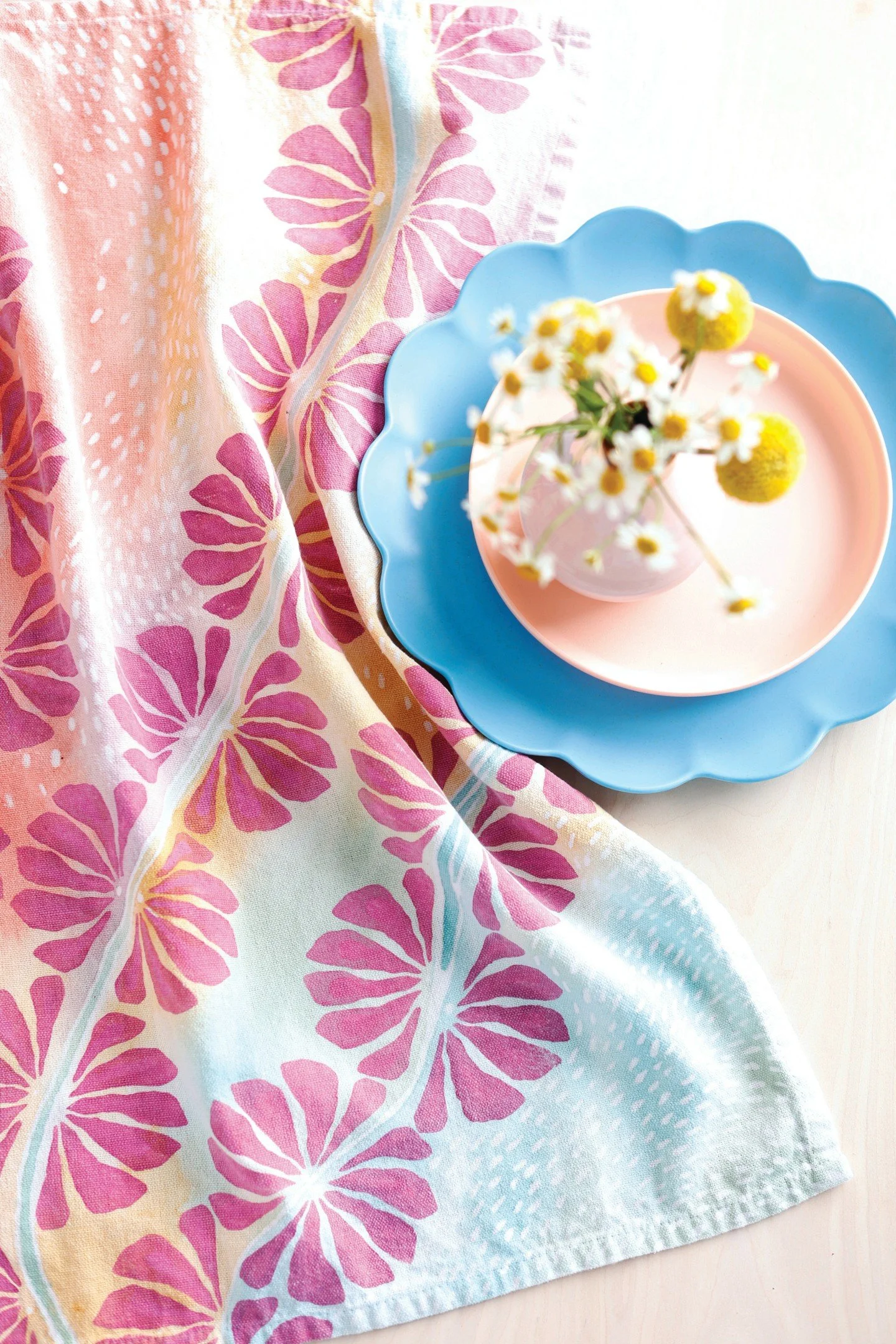 Looking for a new craft to try out? Learn foam stamping and block printing with FABRIC STAMPING by Lori Wenger of @michal_loren_art ! With approachable instructions, comprehensive material lists, and 19 projects, fabric stamping will become your new 