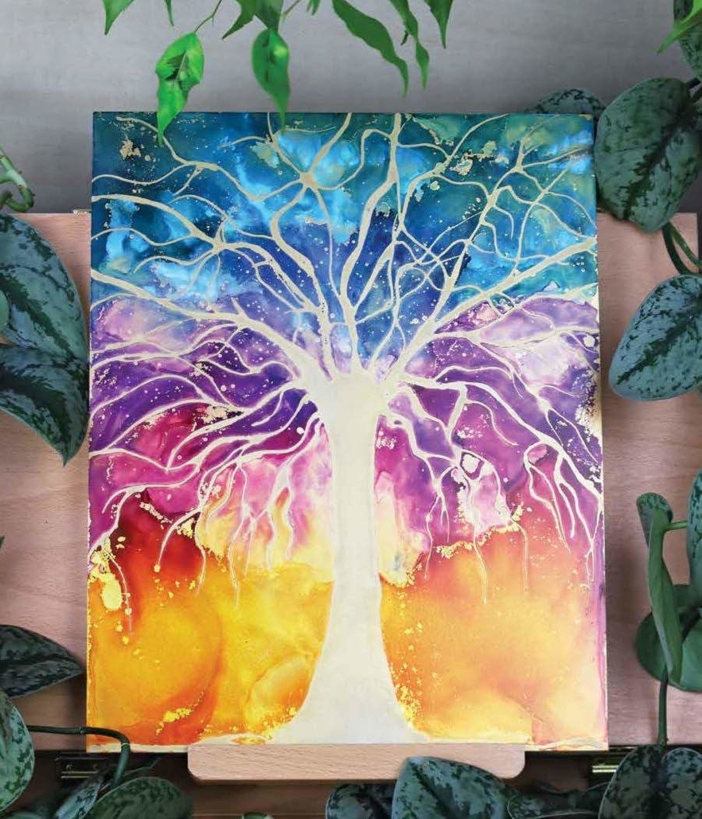 Happy Earth Day! 🌎 

In celebration of Earth Day, we'd love to share this stunning alcohol ink tree by Jessica Young, M.Ed, LMHC of @jessicayoungart from her book Find Your Flow. Nature truly is the best source of inspiration! 

Available anywhere b