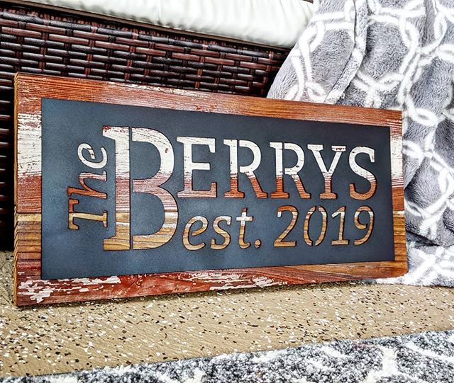 Looking for a gift from the heart that will stand the test of time? 🥰
&bull;
&bull;
A custom last name sign makes a great gift for a wedding or anniversary &hearts;️ We can even mount the sign on a piece of 100 year old Ohio barn wood 🤩