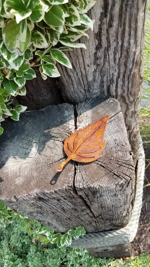 Small Rusty Metal Leaf 