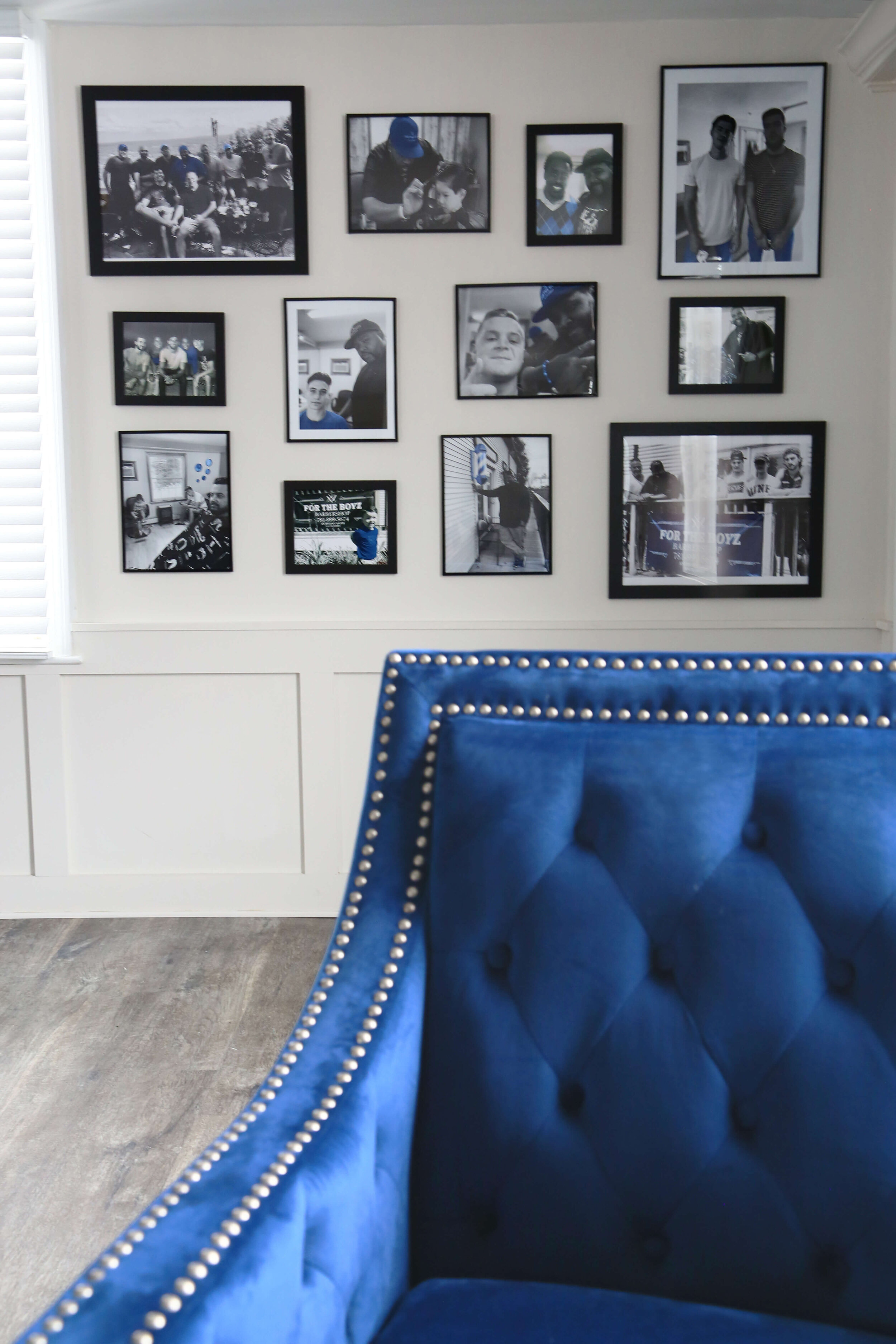 design 2 order julie h sheridan interior design lounge chair and gallery wall - closeup.jpg