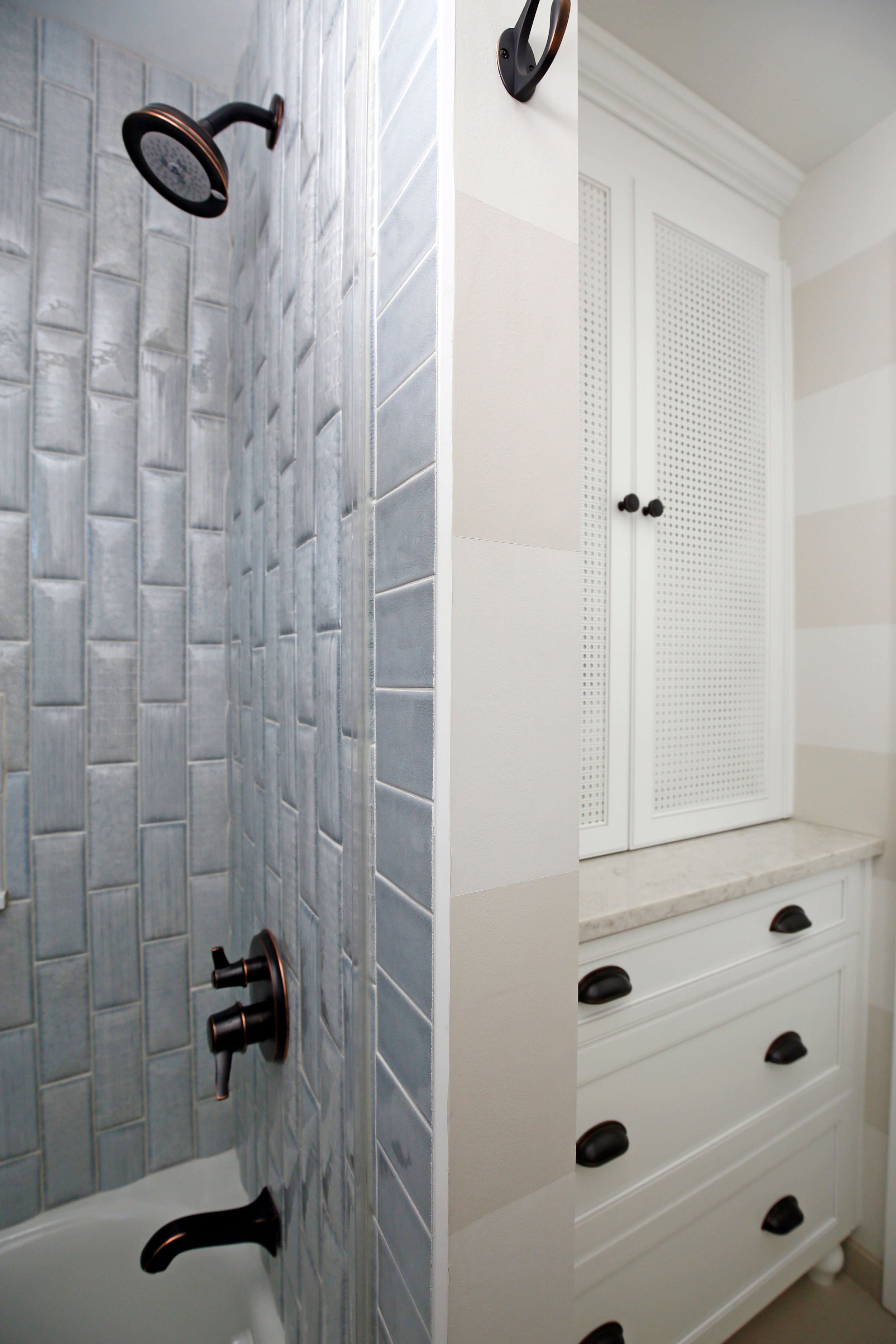 design 2 order julie h sheridan interior design nantucket guest shower and linen.jpg