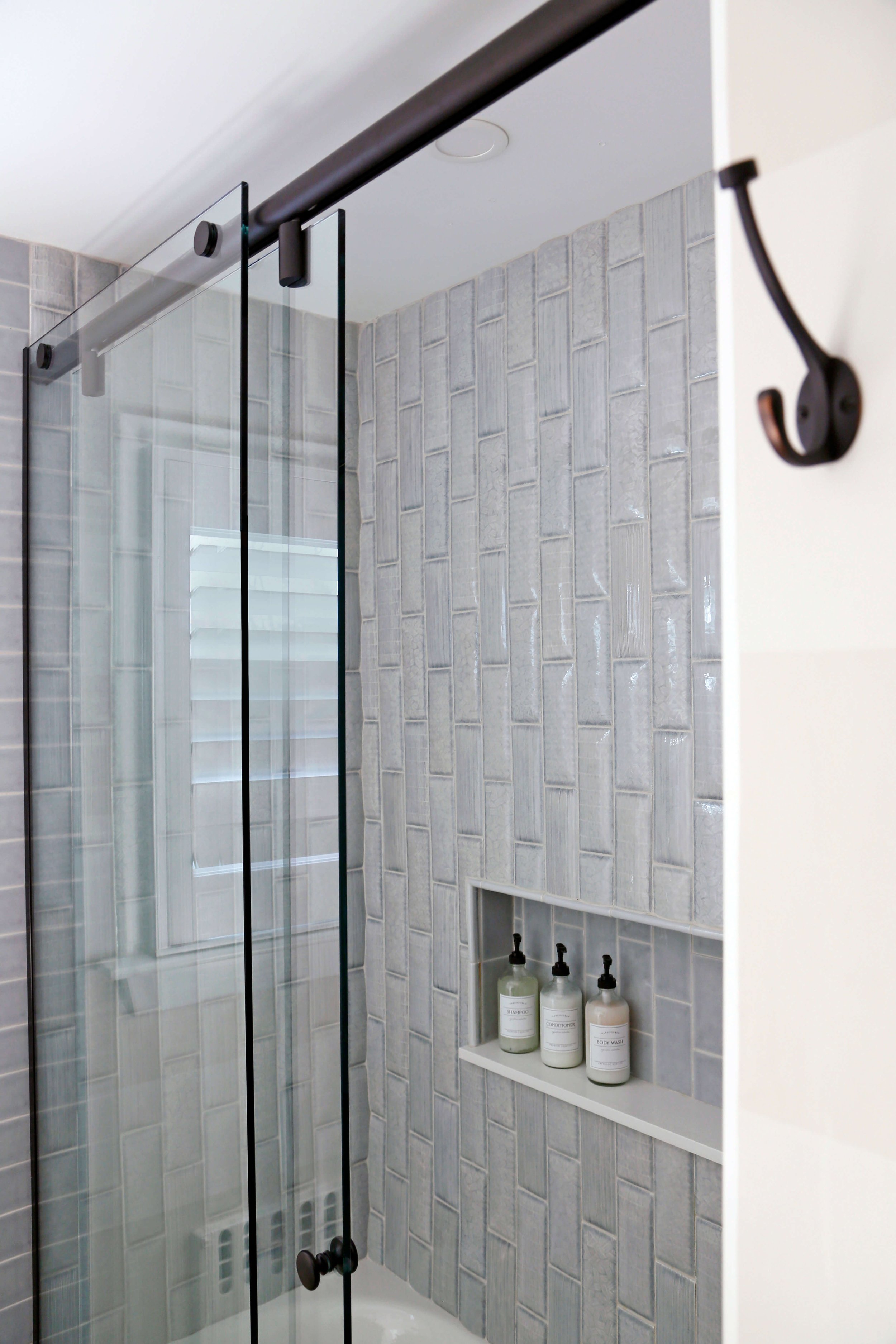 design 2 order julie h sheridan interior design nantucket guest shower_bath.jpg