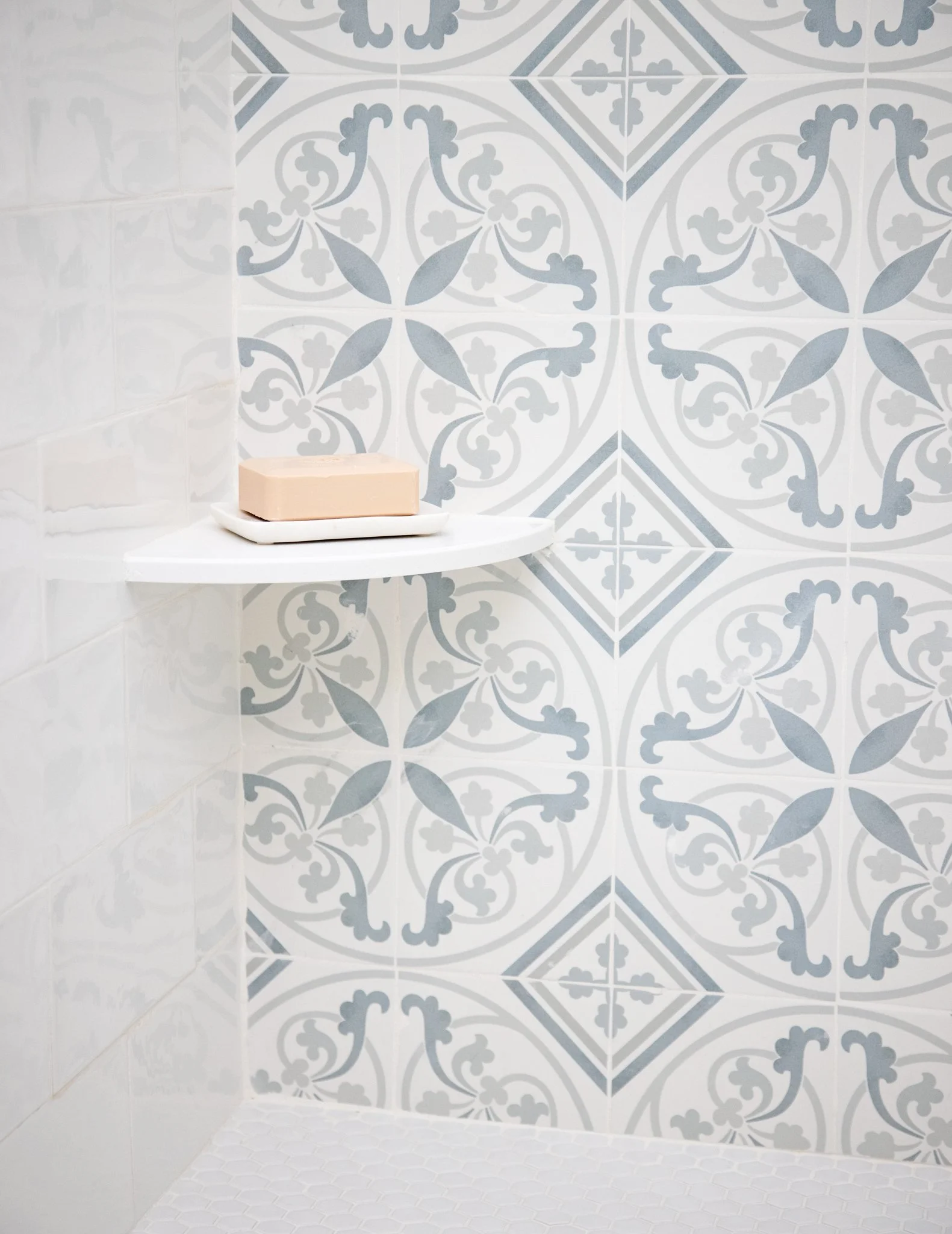 2-design 2 order julie h sheridan interior design coastal canvas guest bathroom shower tile detail.jpg