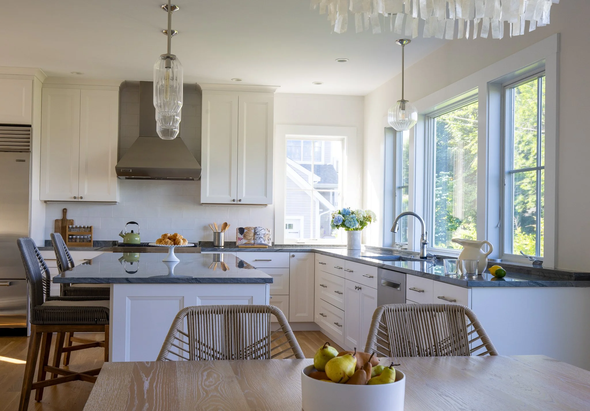 2-design 2 order julie h sheridan interior design coastal canvas kitchen and dining room.jpg