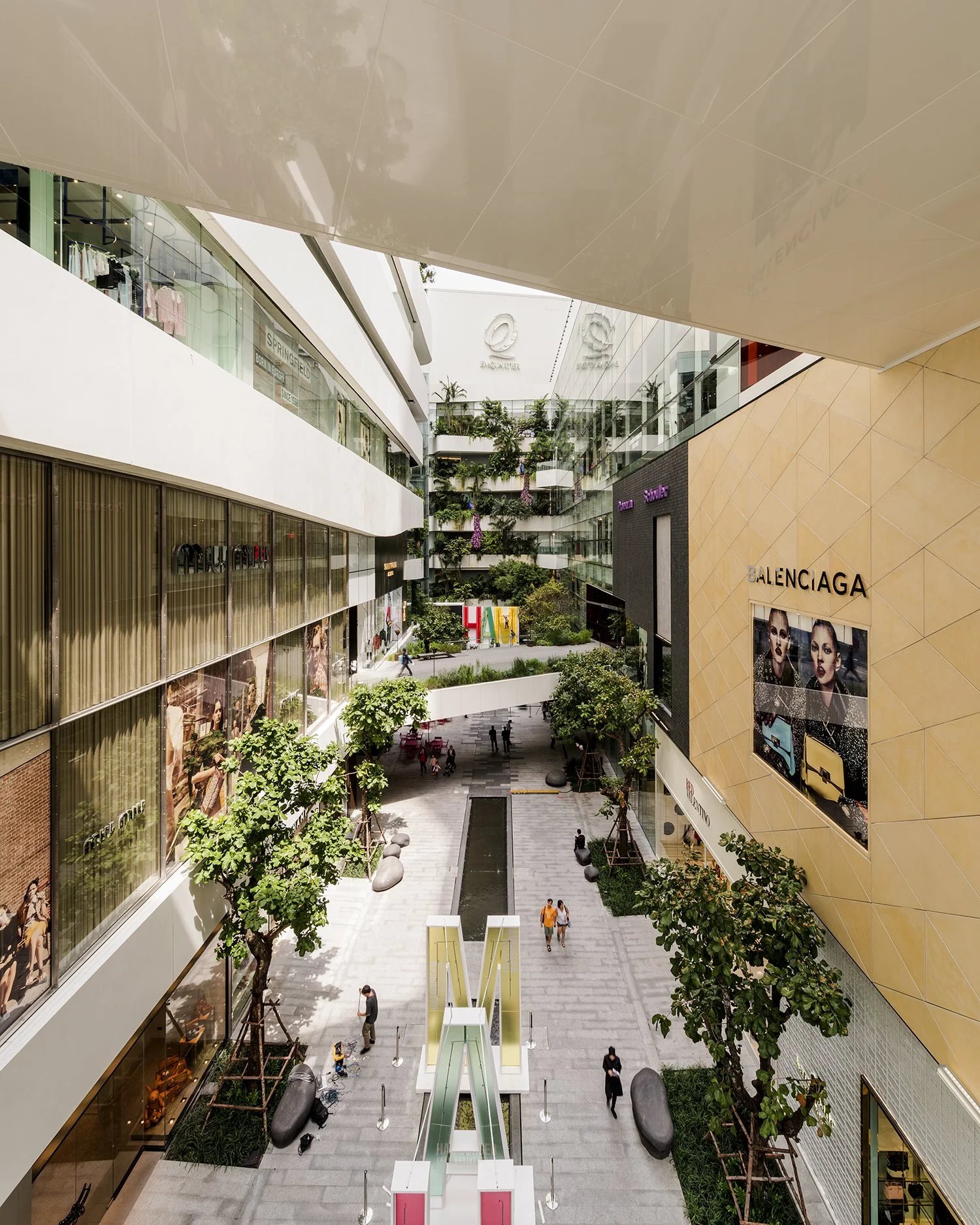 EMQ_Courtyard_+(1).jpg