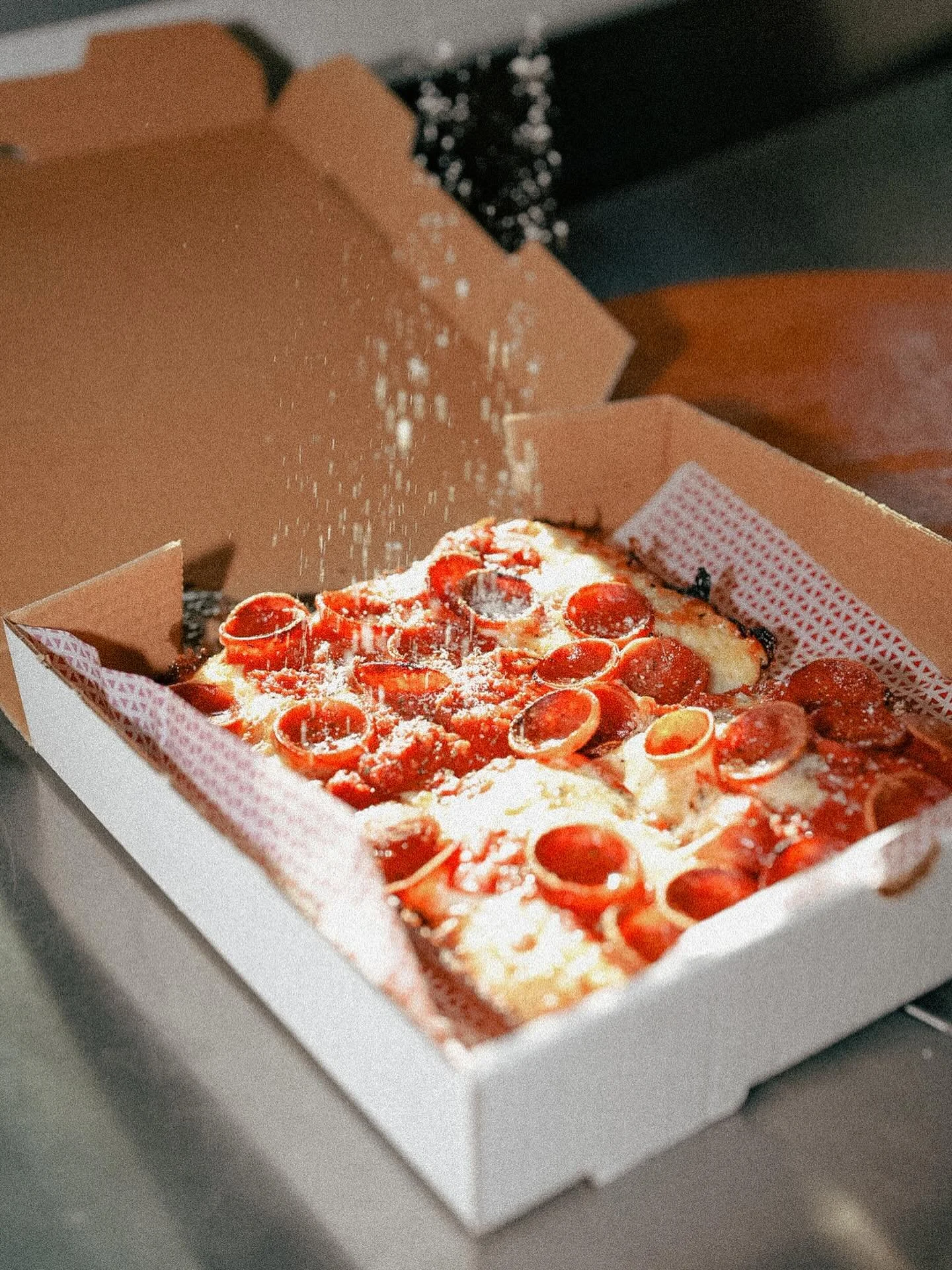 December 1st already 🤯 our favorite time of the year and nothing makes the holidays better than having a Detroit square!