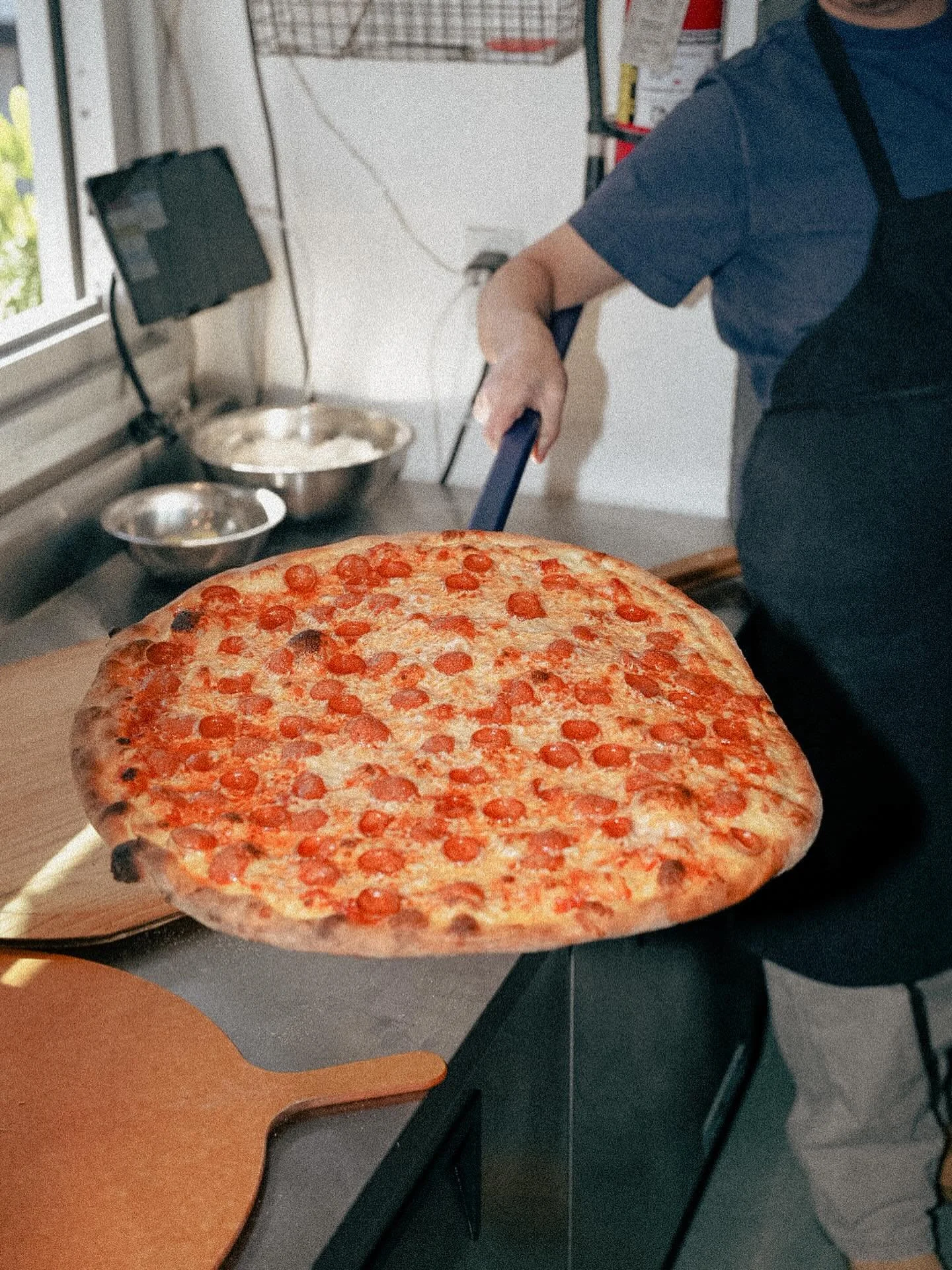 Sundays at The Hangar! Come by and grab a pie we got you! 

📍 Slice Project at The Hangar 
45 Aviation Way Unit 6 Watsonville, CA 
831-228-1033