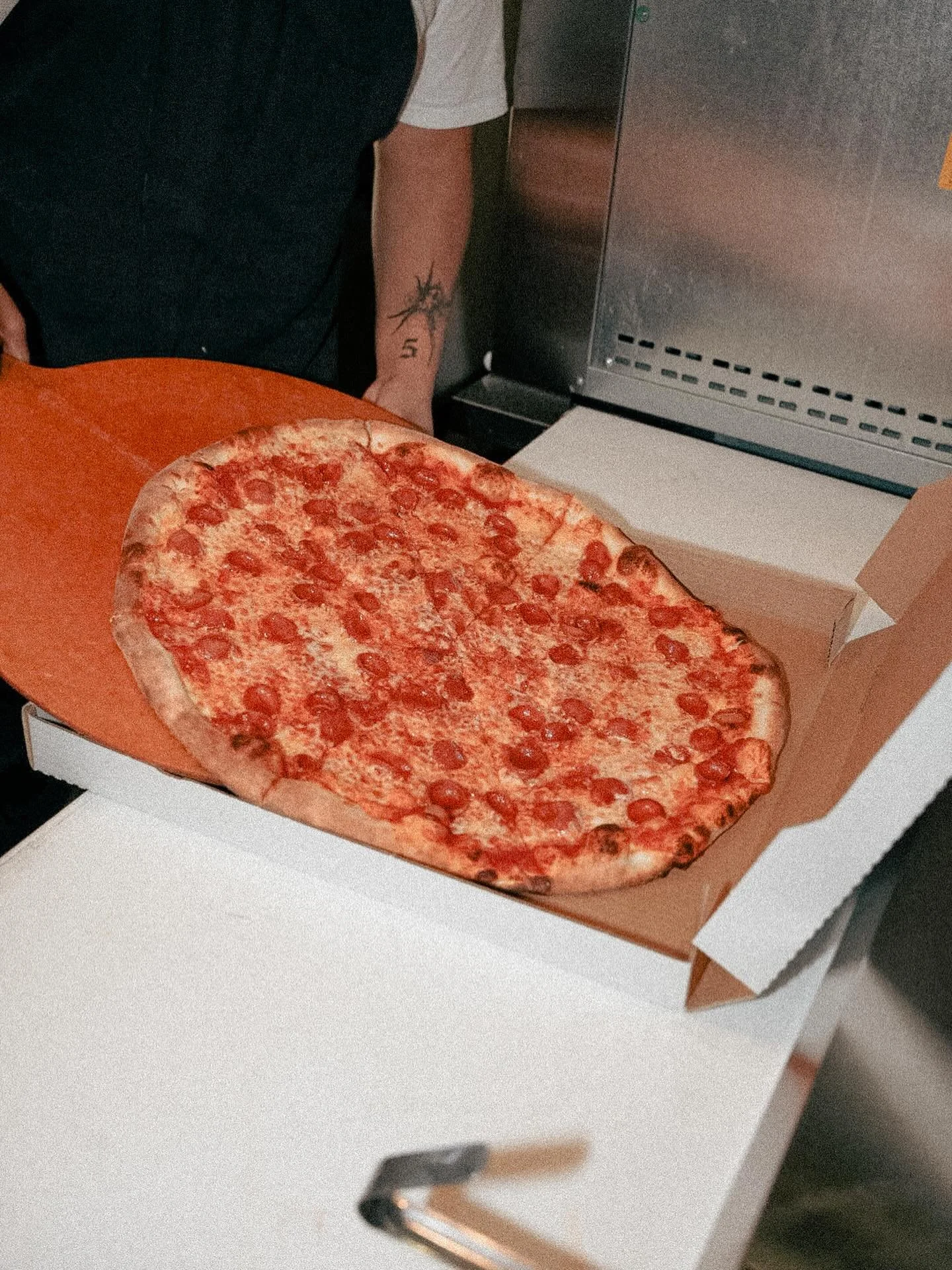 It&rsquo;s hot but our pizzas is hotter 🔥

📍 Slice Project (Downtown)
300 Main St. Watsonville, CA
831-319-4851

📍 Slice Project at The Hangar 
45 Aviation Way Unit 6 Watsonville, CA 
831-228-1033

Order online at sliceprojectpizza.com for pick-up