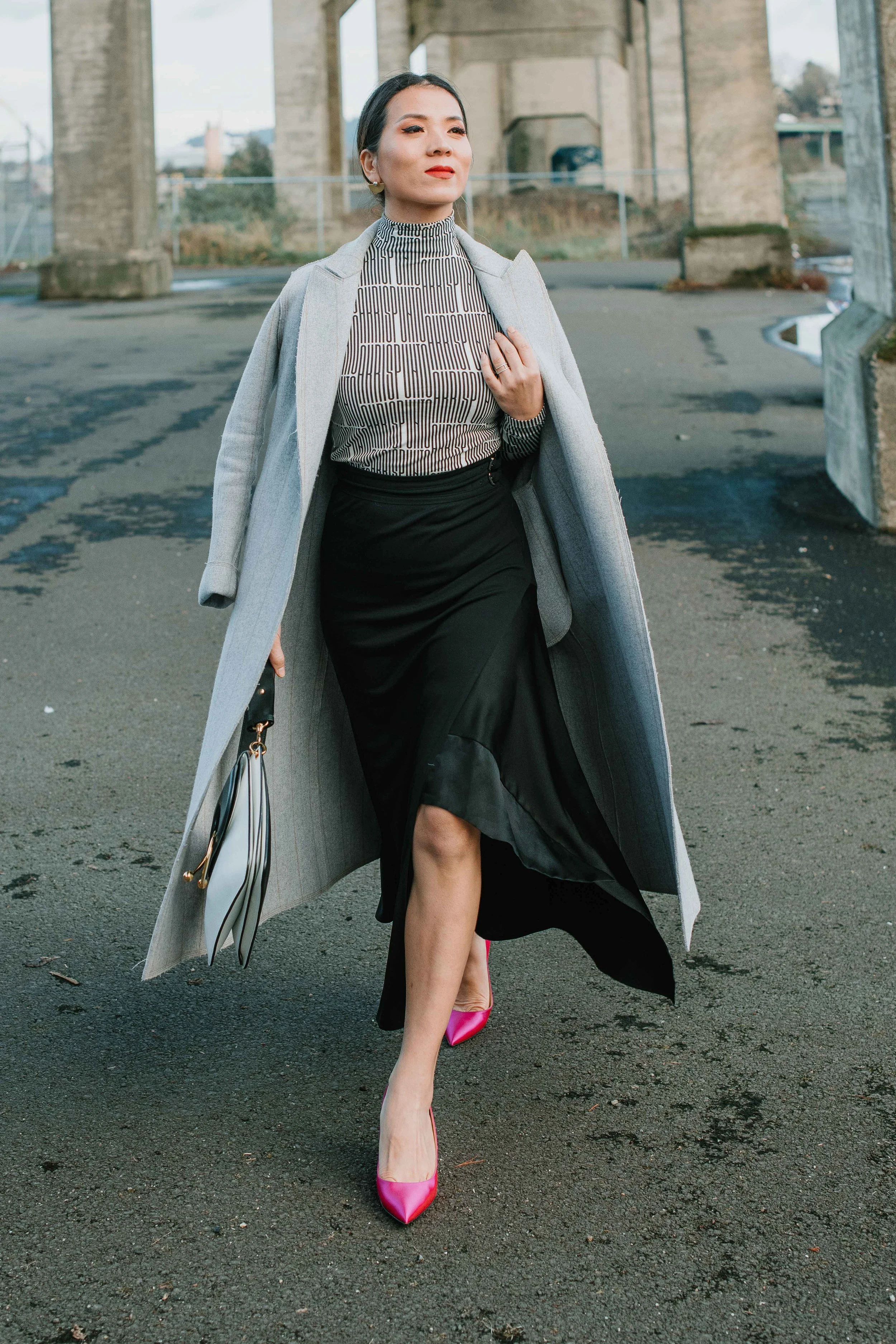Akris-punto-turtle-neck-and-black-skirt-7737.jpg