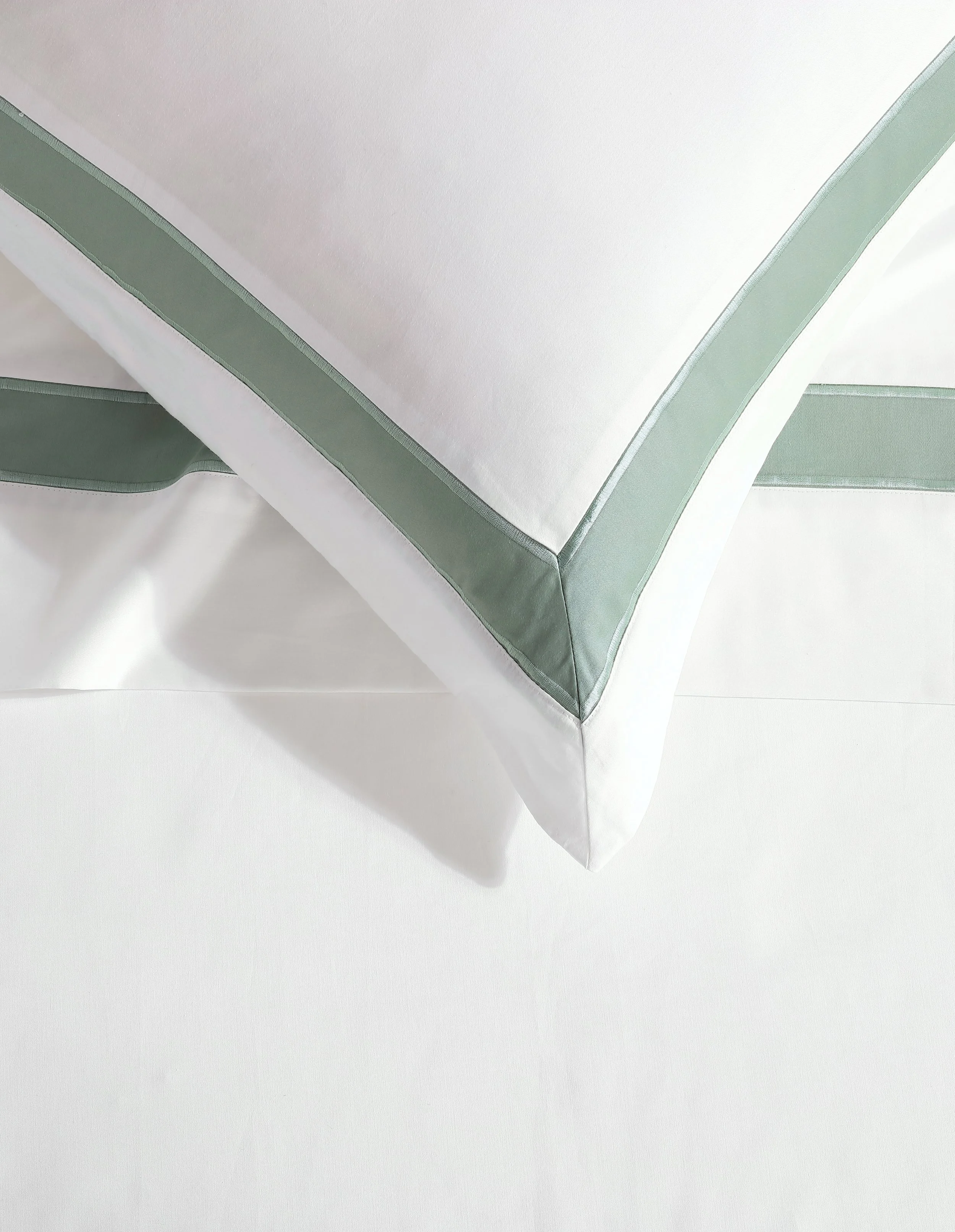 PC-BENTLEY SAGE TRIM DETAIL CLOSE UP.JPG