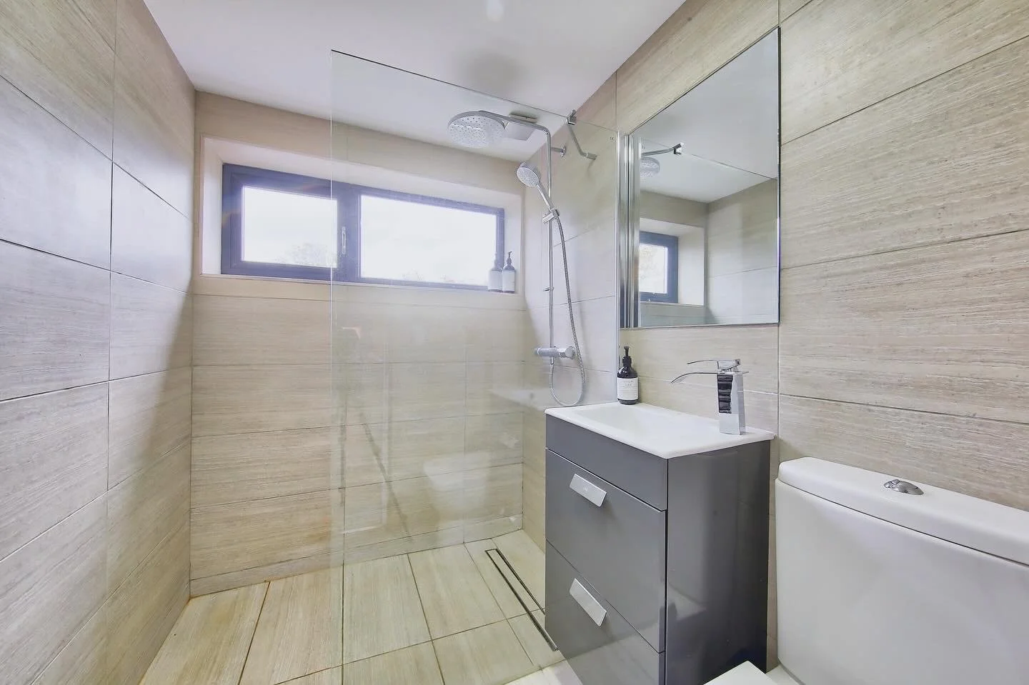 4EC7433F-6CB3-4BCC-958E-333E8193A0DE 2.JPG