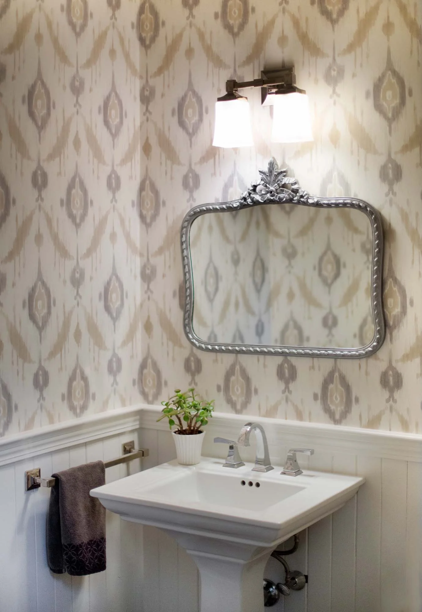 6 Holly Joe 4 14 vanity.jpg
