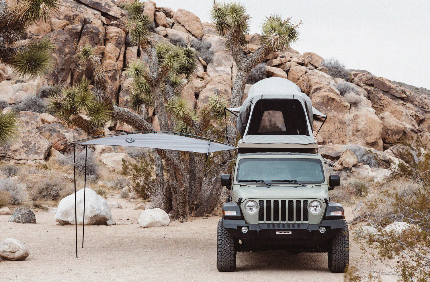 s-wc-safari-20-Jeep-Gladiator-4x4-campervan-camper-cartel-exterior-side-expanded.jpg