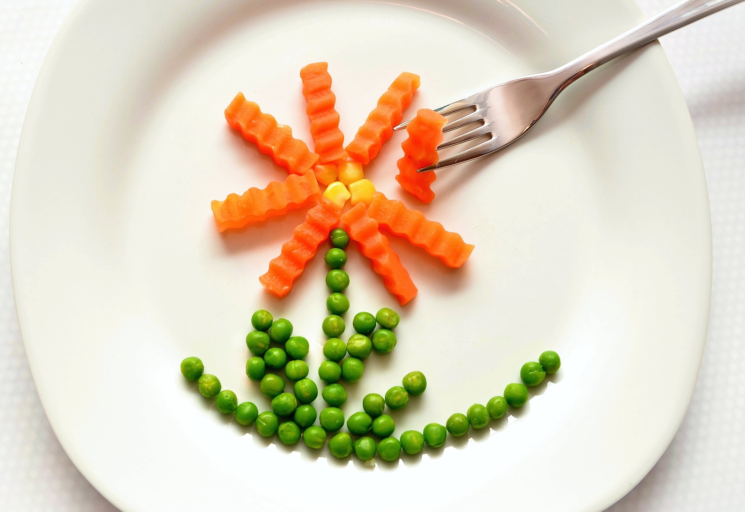 eat-carrots-peas-healthy-45218.jpg