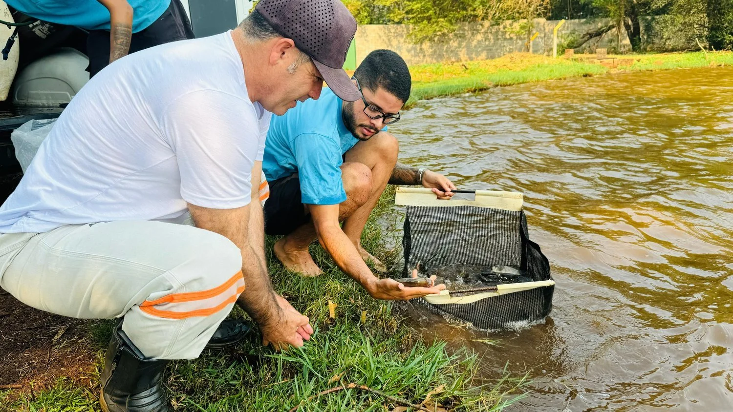 Regras importantes e conscientização sobre a pesca no lago