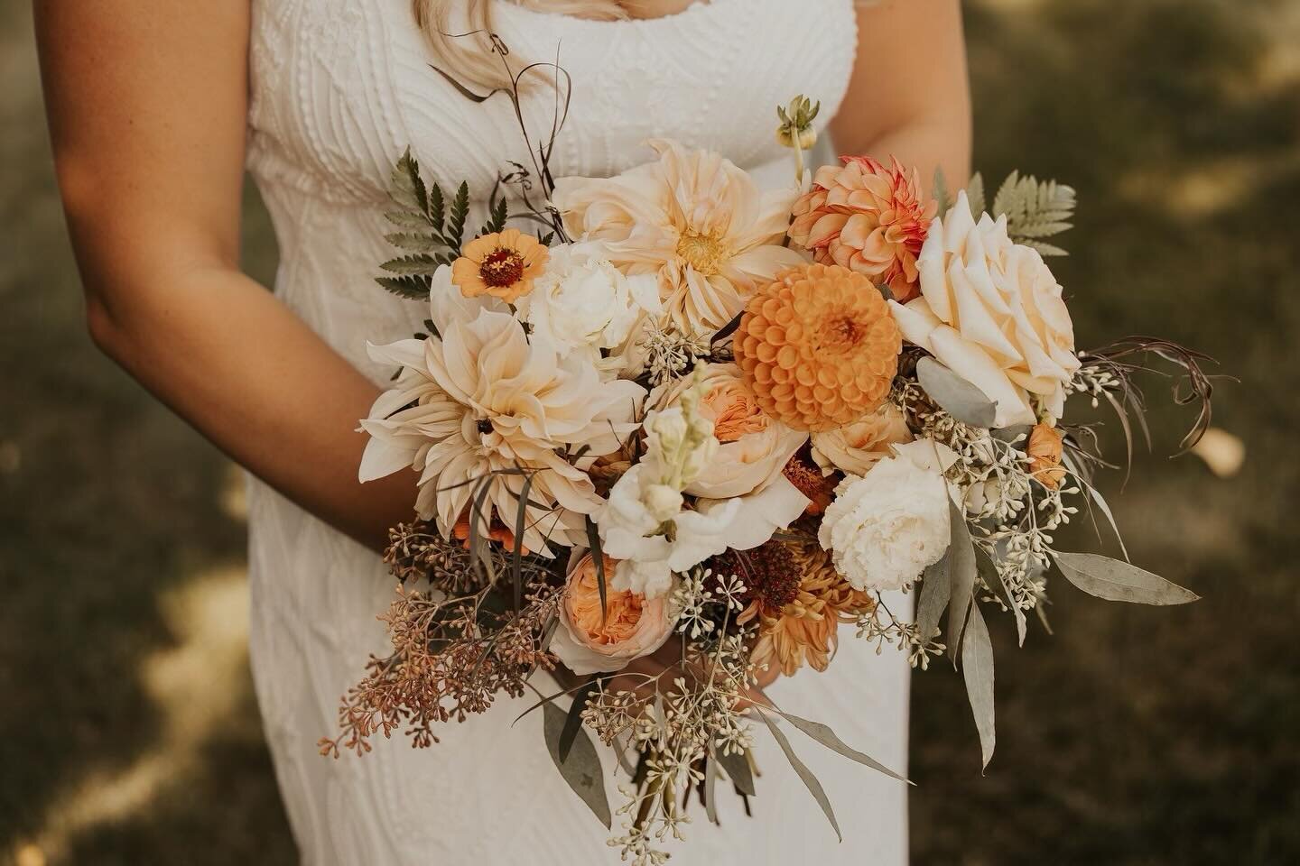 ⚡️Friday pop quiz⚡️Name the flowers in Morgan&rsquo;s bouquet