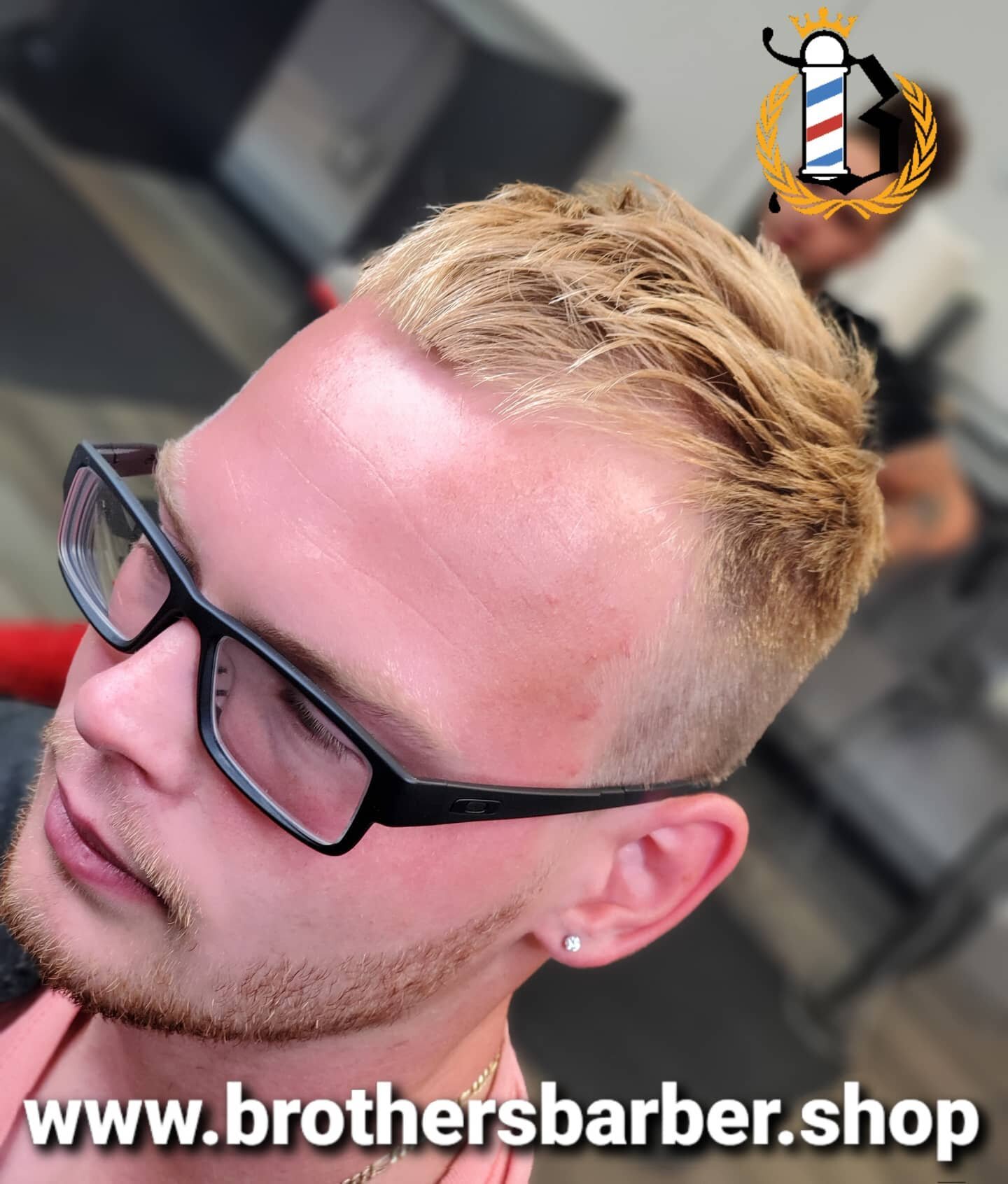 Schedule your appointment online at WWW.BROTHERSBARBER.SHOP
click the link in bio
#billsmafia
#716
#buffalolove 
#gobills
#onebuffalo
#barber
#buffalonewyork
#buffalohair
#barbershop
#williamsvilleny
#barbershopconnect
#hairstyle
#cutoftheday
#intern