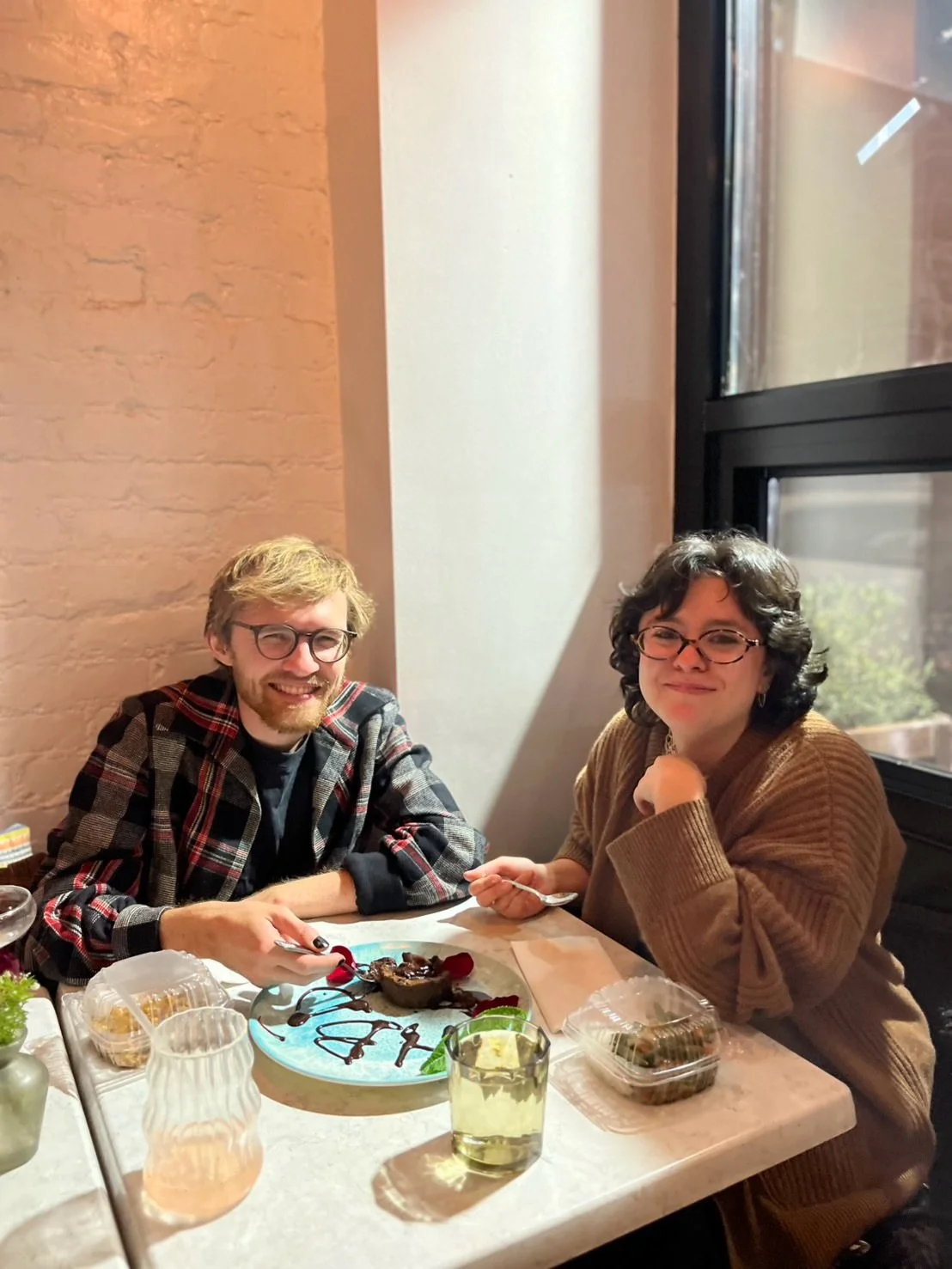 🥳 Happy Birthday to You!
A special day like this deserves a grand celebration! Amy Thai Bistro invites you to celebrate your birthday with vibrant Thai flavors and a romantic atmosphere.
And of course, we have a gift waiting for you! Simply celebrat