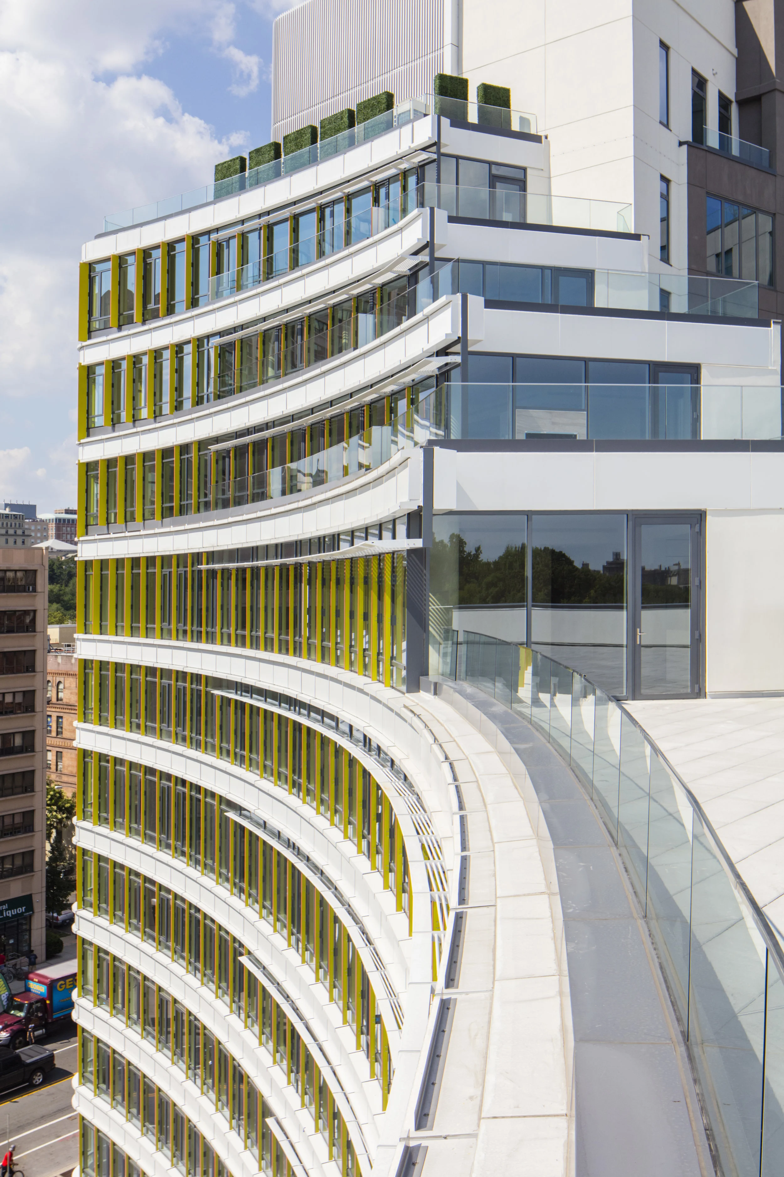 5thonPark_BuildingFront-crop - Copy.jpg