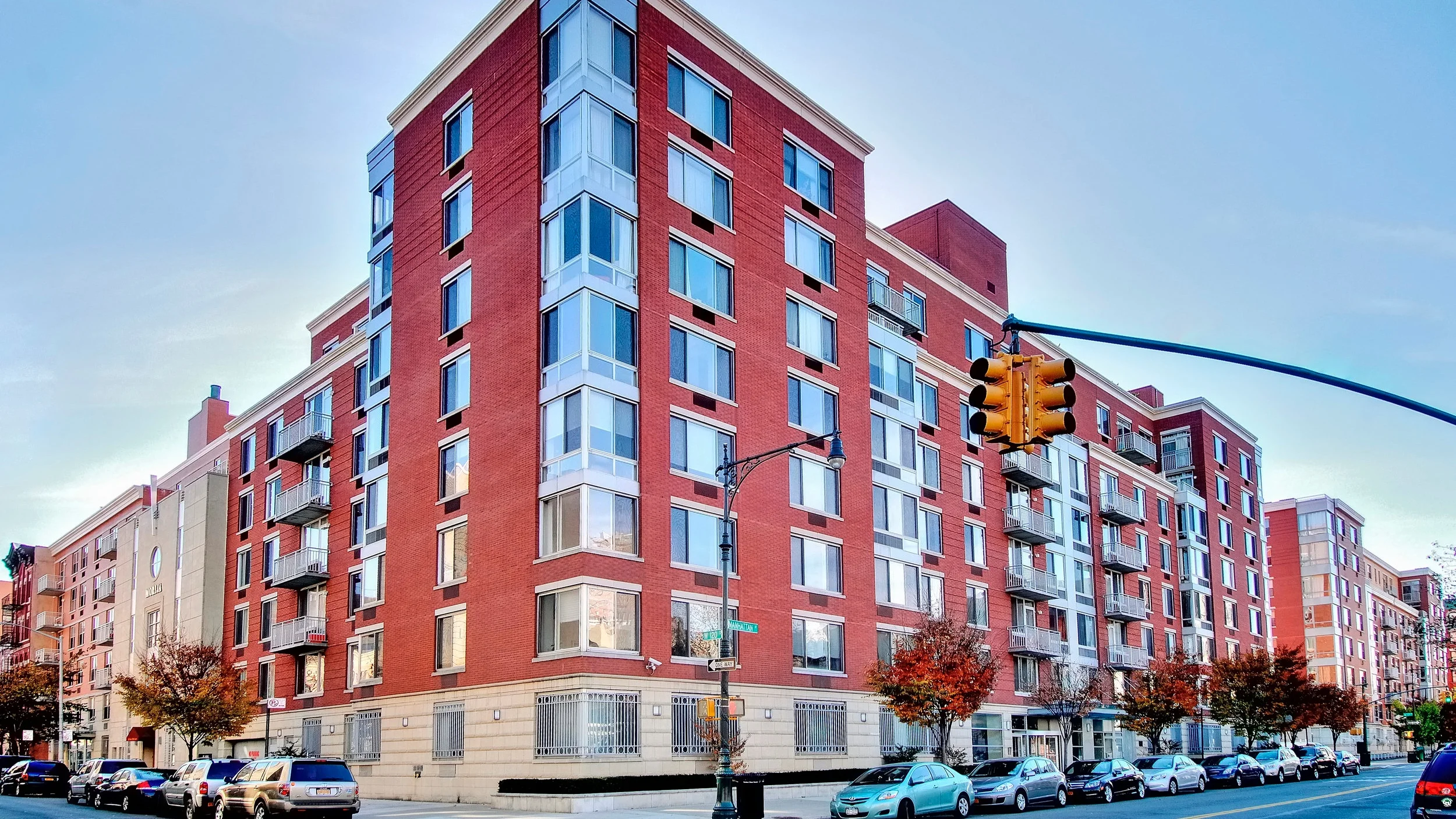 454_Manhattan_Ave_Building1.jpg