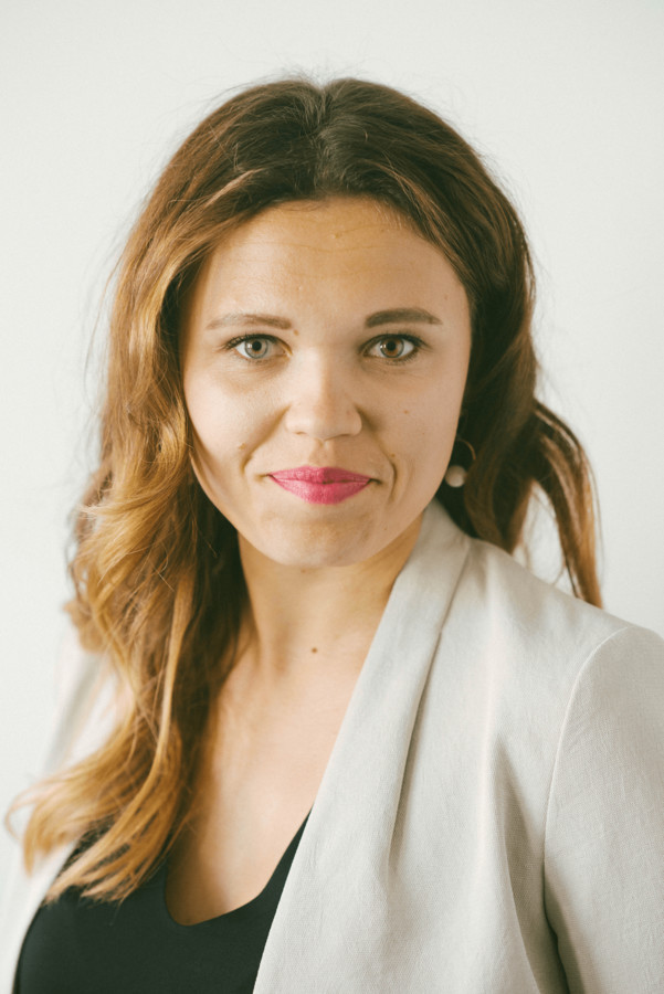 Paulina Cameron Headshot.png