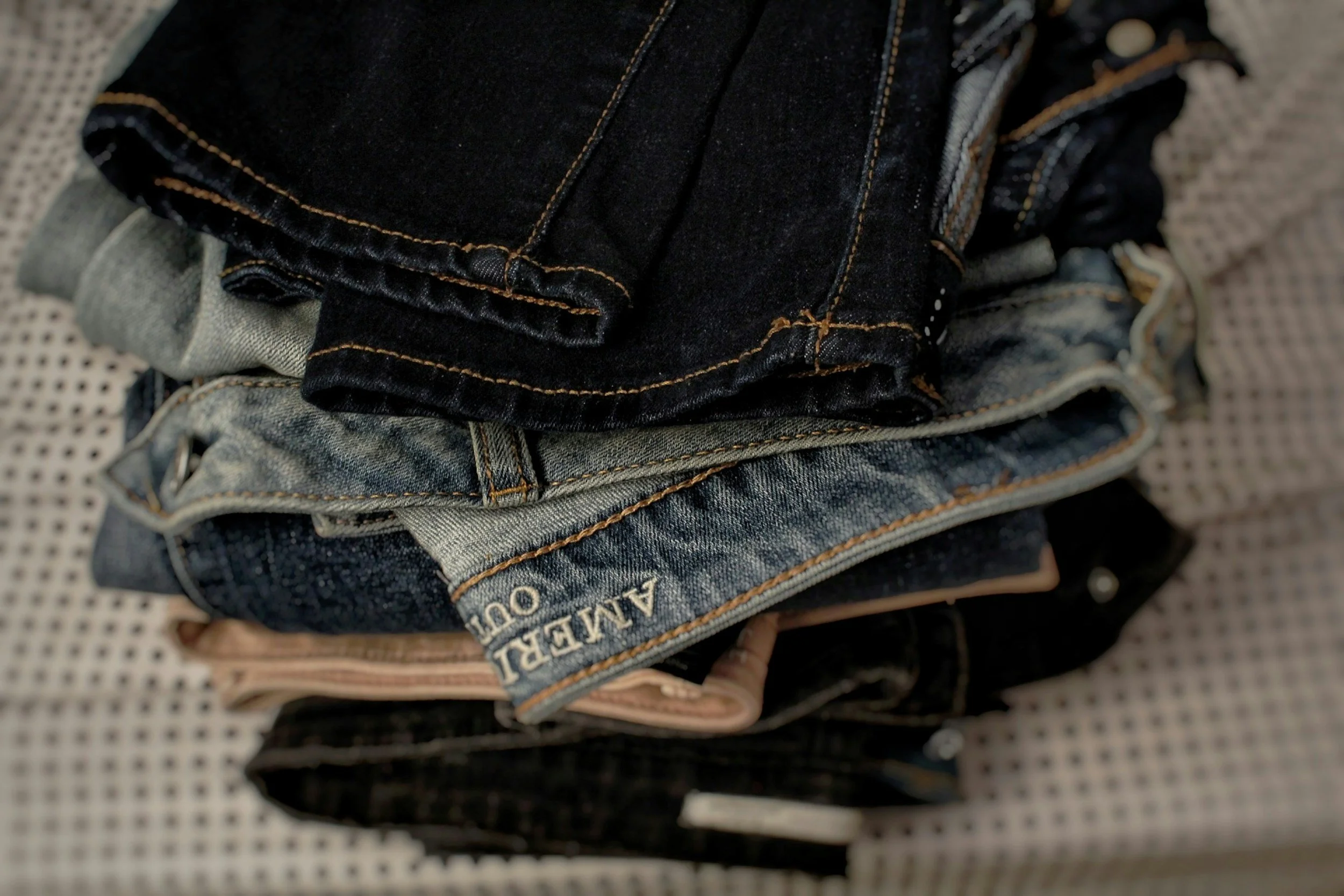 Organized Wardrobe 101: The First Step? Decluttering Old Clothes
