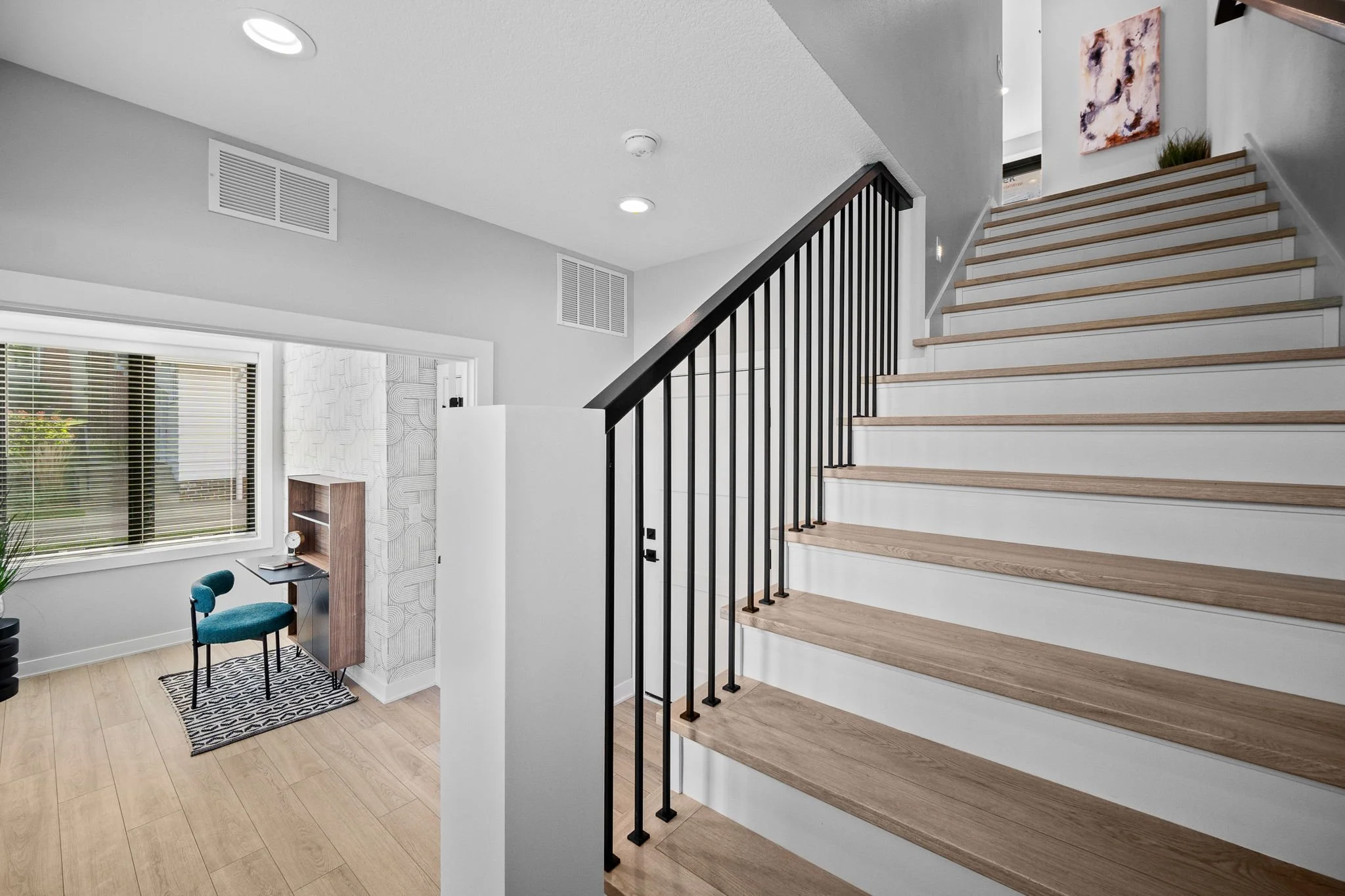 7-web-or-mls-4820 Ingersoll Ave-5.jpg