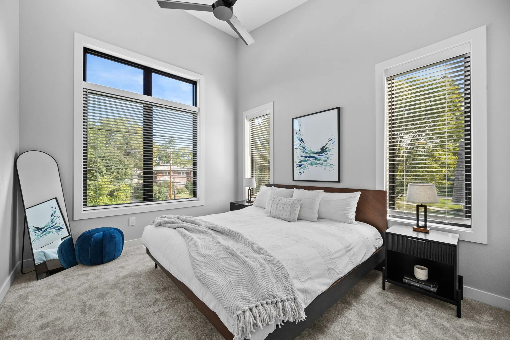 24-web-or-mls-4820 Ingersoll Ave-22.jpg