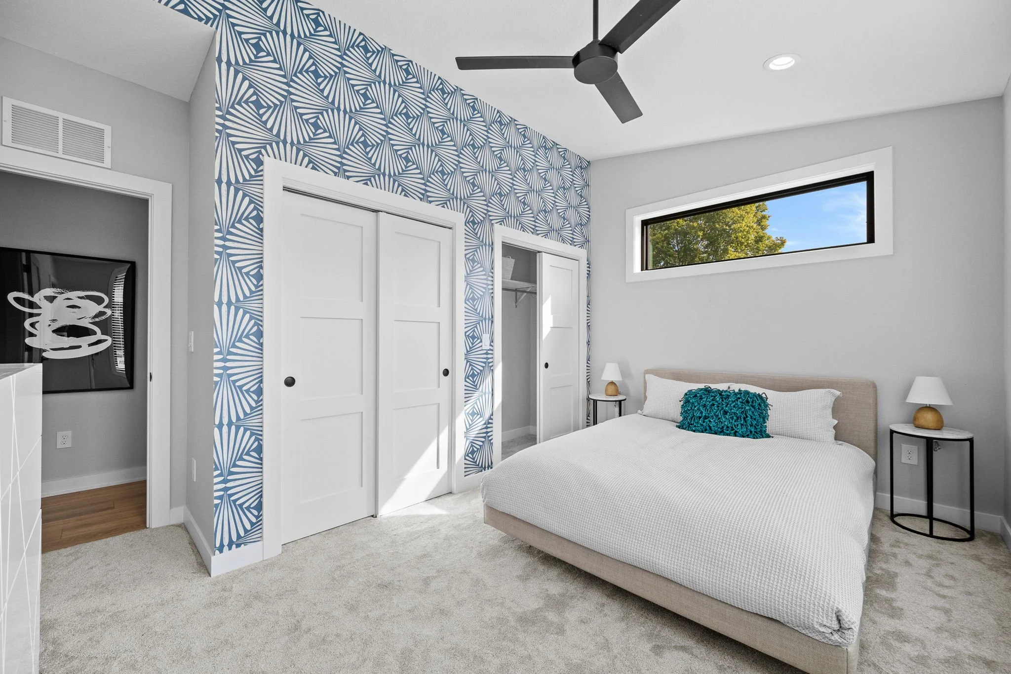 31-web-or-mls-4820 Ingersoll Ave-29.jpg