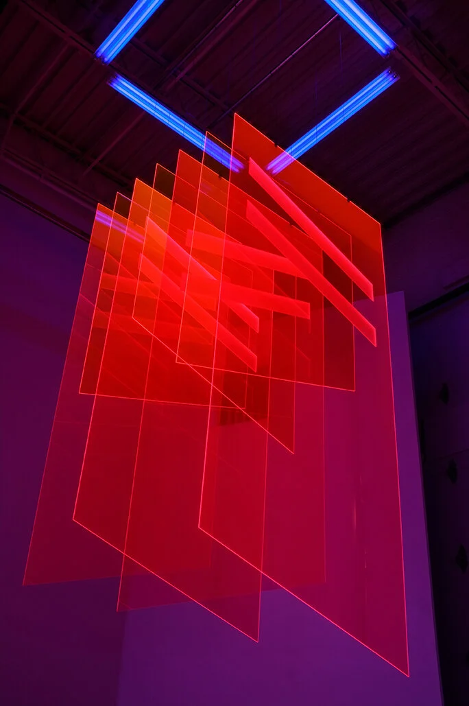 Vibrant Divide (2015), Cast acrylic and black light