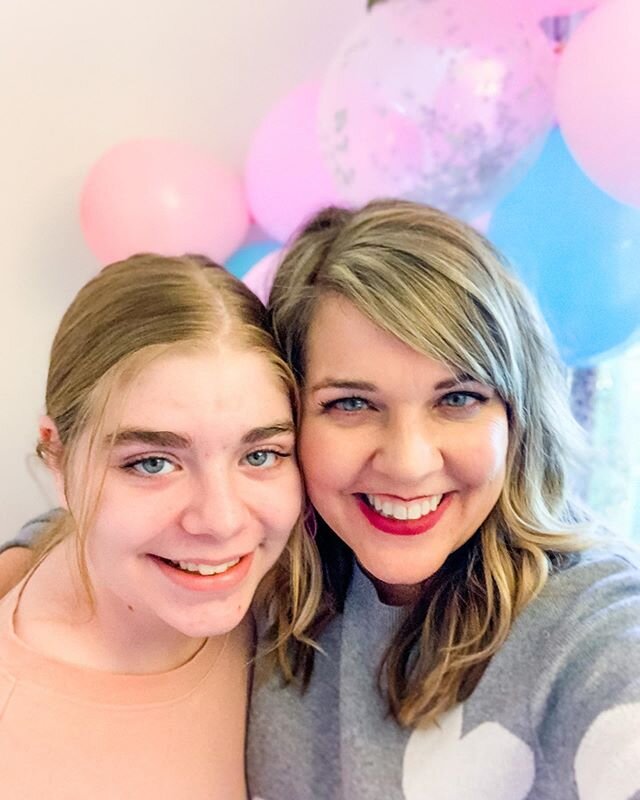 GALENTINE&rsquo;S day ...💕 thankful for my girl, sweet friends &amp; sweet treats!
.
It was the perfect morning of masks, manis, &amp; munchies!🧁
.
I don&rsquo;t know about you all, but when I had my first boyfriend in High School I had really unre