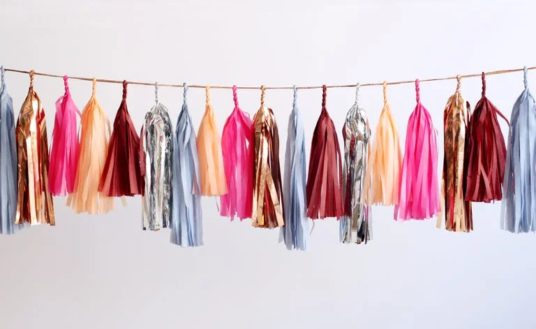 Tassel Garland-Per/Pink/Burgundy