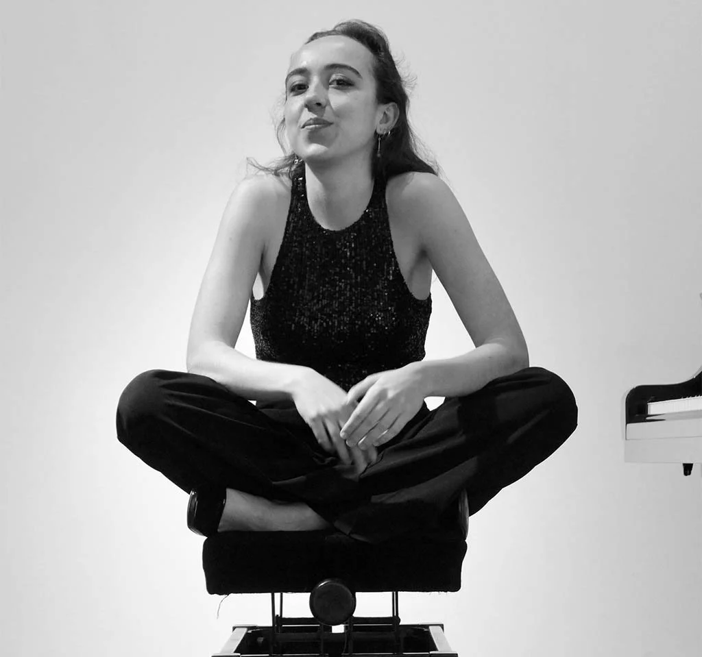 Paula Rocosa performs selections from Preludis de l'illa deserta (Club Doctor Espriu, Barcelona)