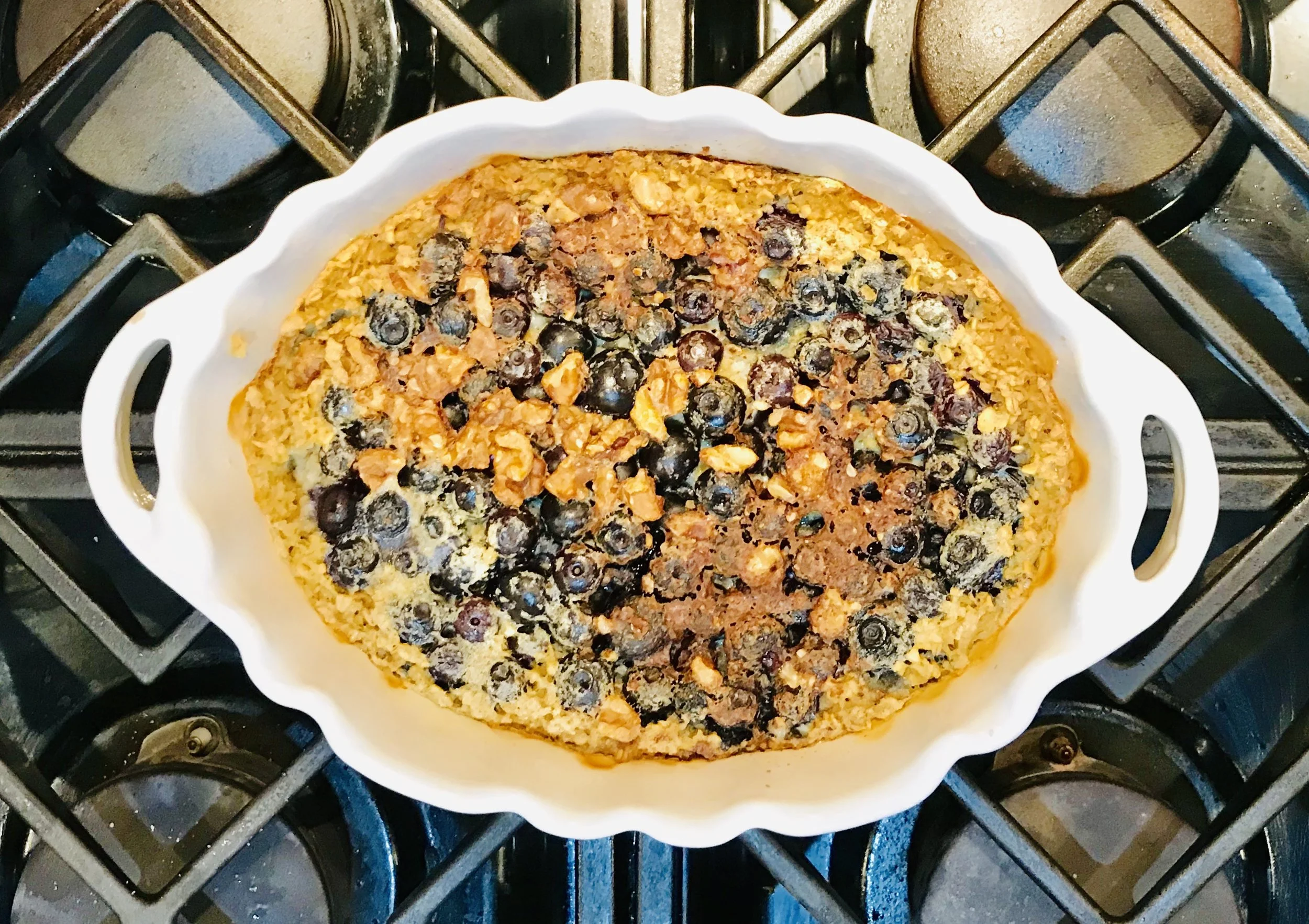 Vanilla Walnut Baked Oatmeal with Blueberries
