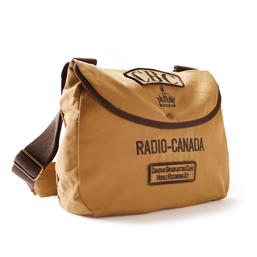    $54.99  Red Canoe Brands    Heritage Design Cotton Twill Shoulder Bag / Sac bandoulière en sergé de coton Heritage Design  Designed in Canada 🍁 Conçu au Canada 