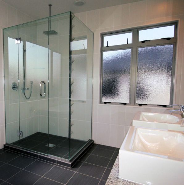 cubicle shower-frameless-glass.jpg
