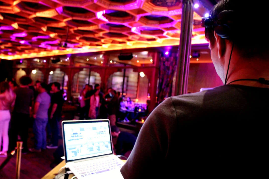 dj-ruebensaal-at-the-club.JPG