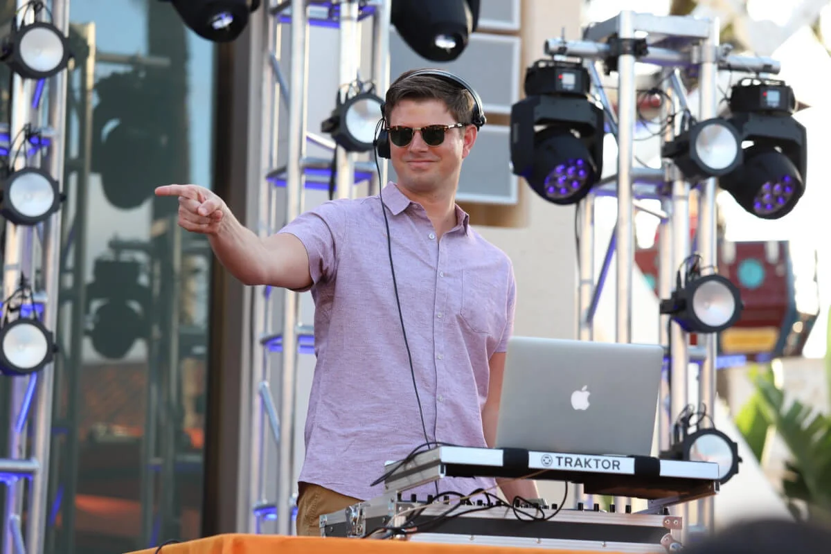dj-ruebensaal-on-stage.JPG