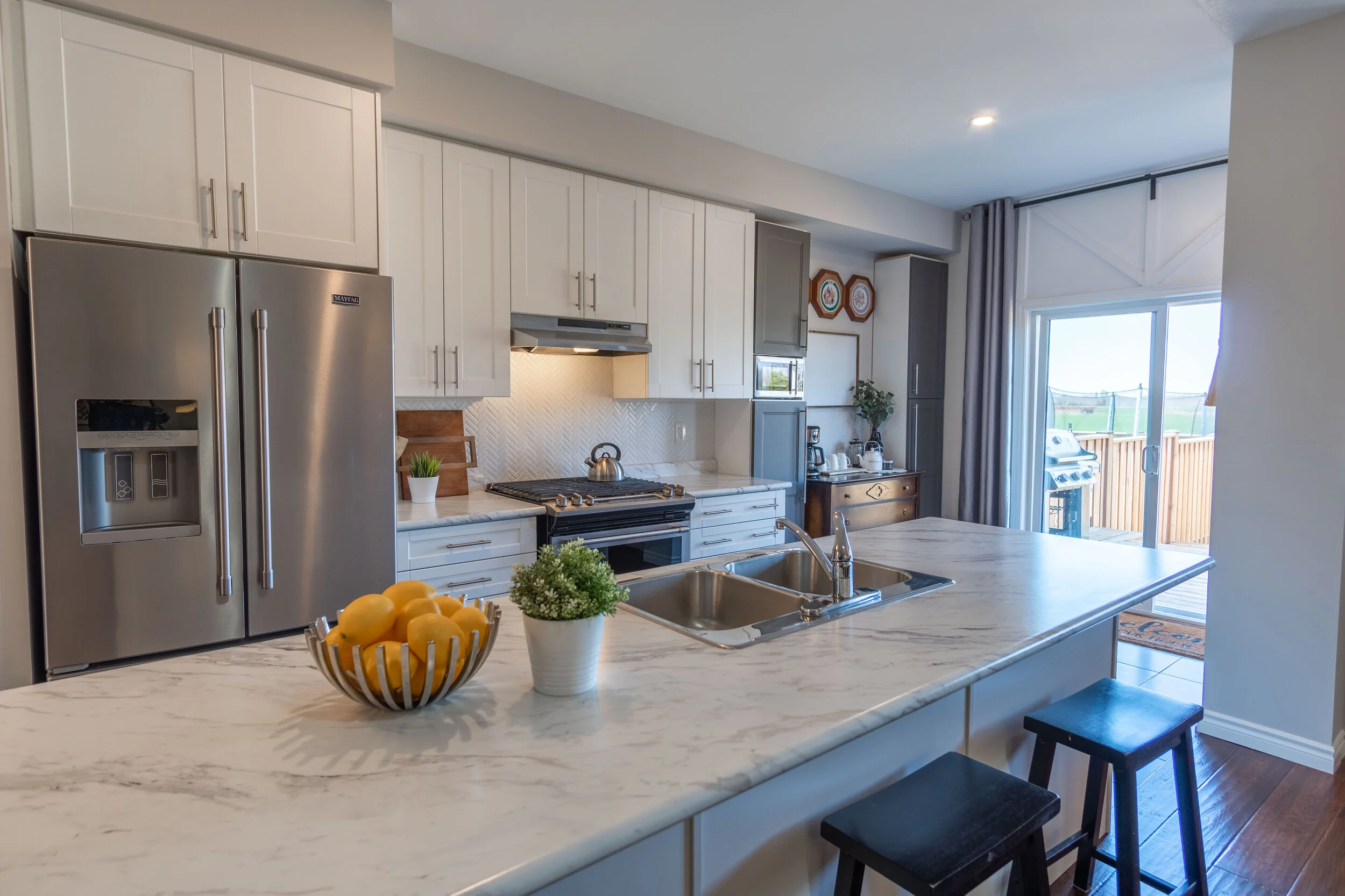 5. Kitchen.jpg
