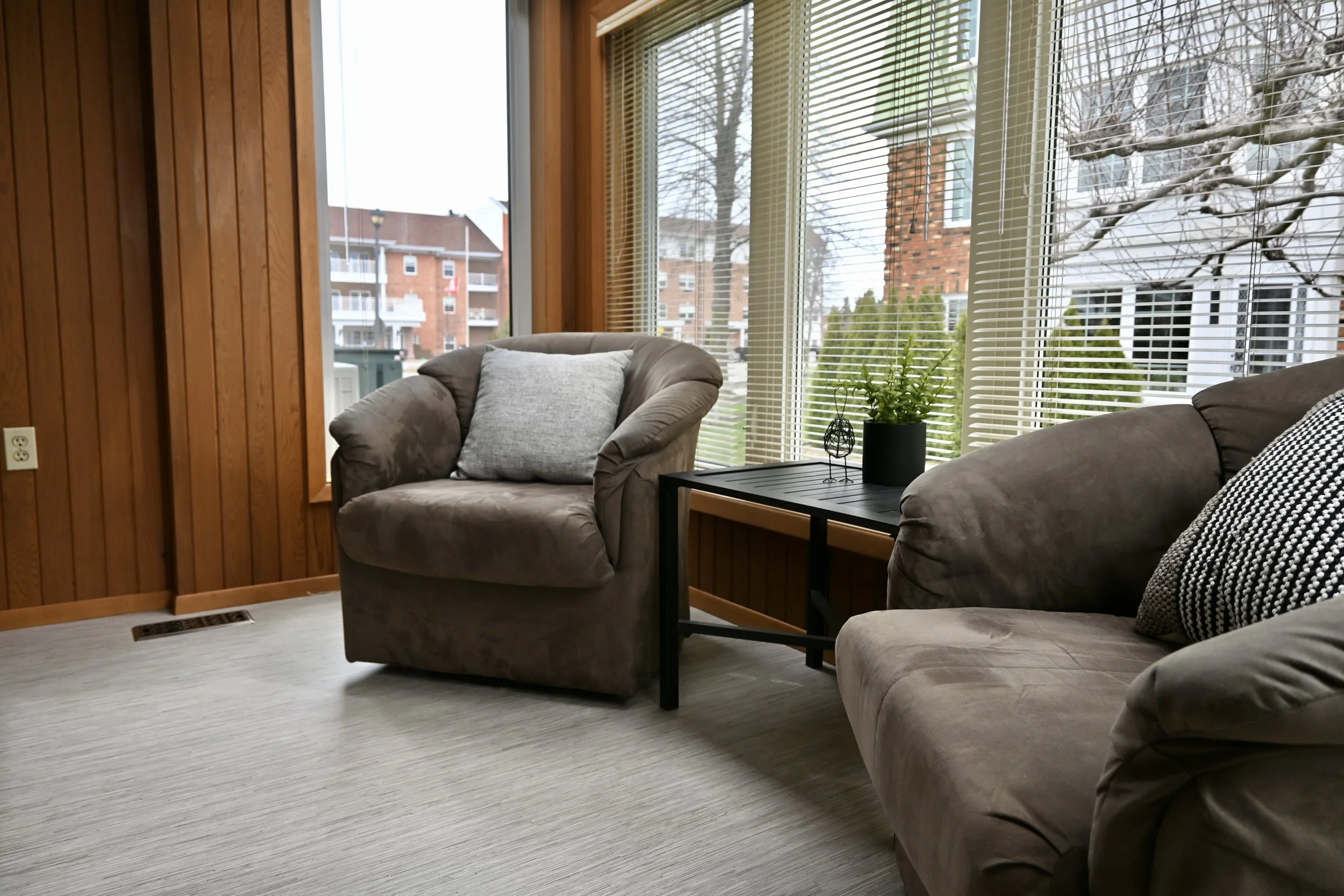 13. SUnroom.jpg