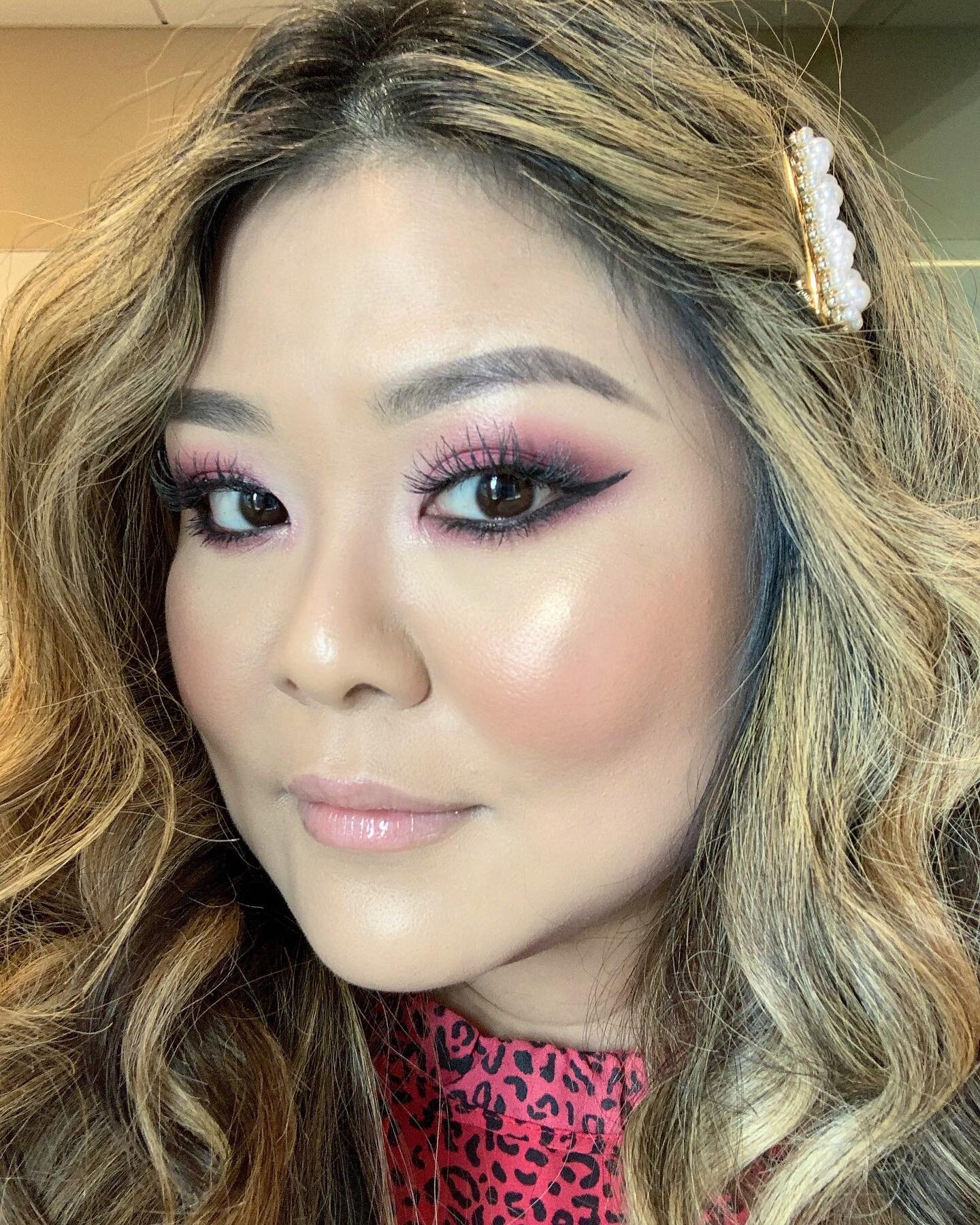 It&rsquo;s hard to believe this picture was taken 7 months ago, waaay back when I was going into the office each day! This was a look I did for Valentine&rsquo;s Day 💘 Although I love my super short commute now (I roll out of bed and into my desk ch