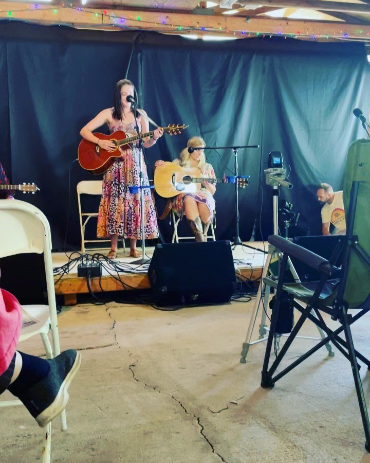 Songwriters in round Florida Sand Music Ranch 85 Myers Rd Brooksville FL 34602
#aliviahuntermusic 
.
.
.
.
.
#aliviahunter
#willfest#willmcleanmusicfestival#singersongwriter #songwriter #guitar #folkmusic#girlswhoplayguitar #girlswhosing #singing