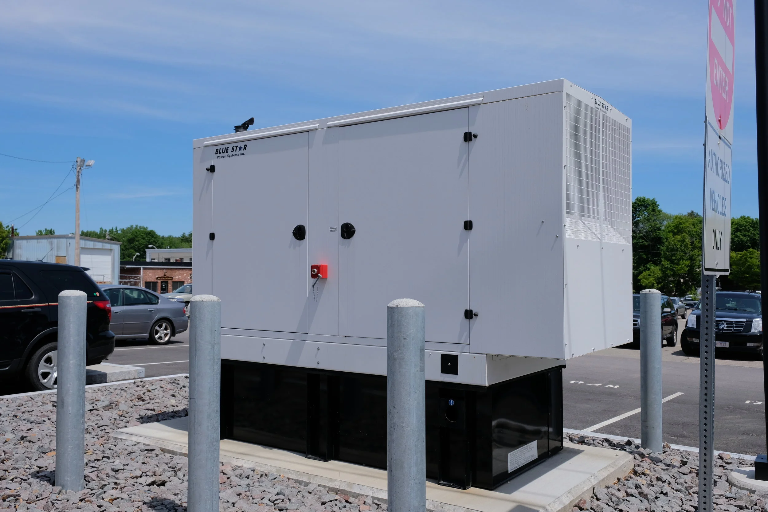  Emergency power generator  