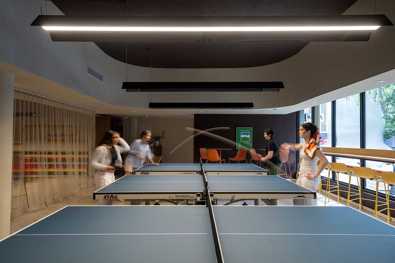 El+Saque+Fuster+Architects+table+tennis+family+sport.jpg