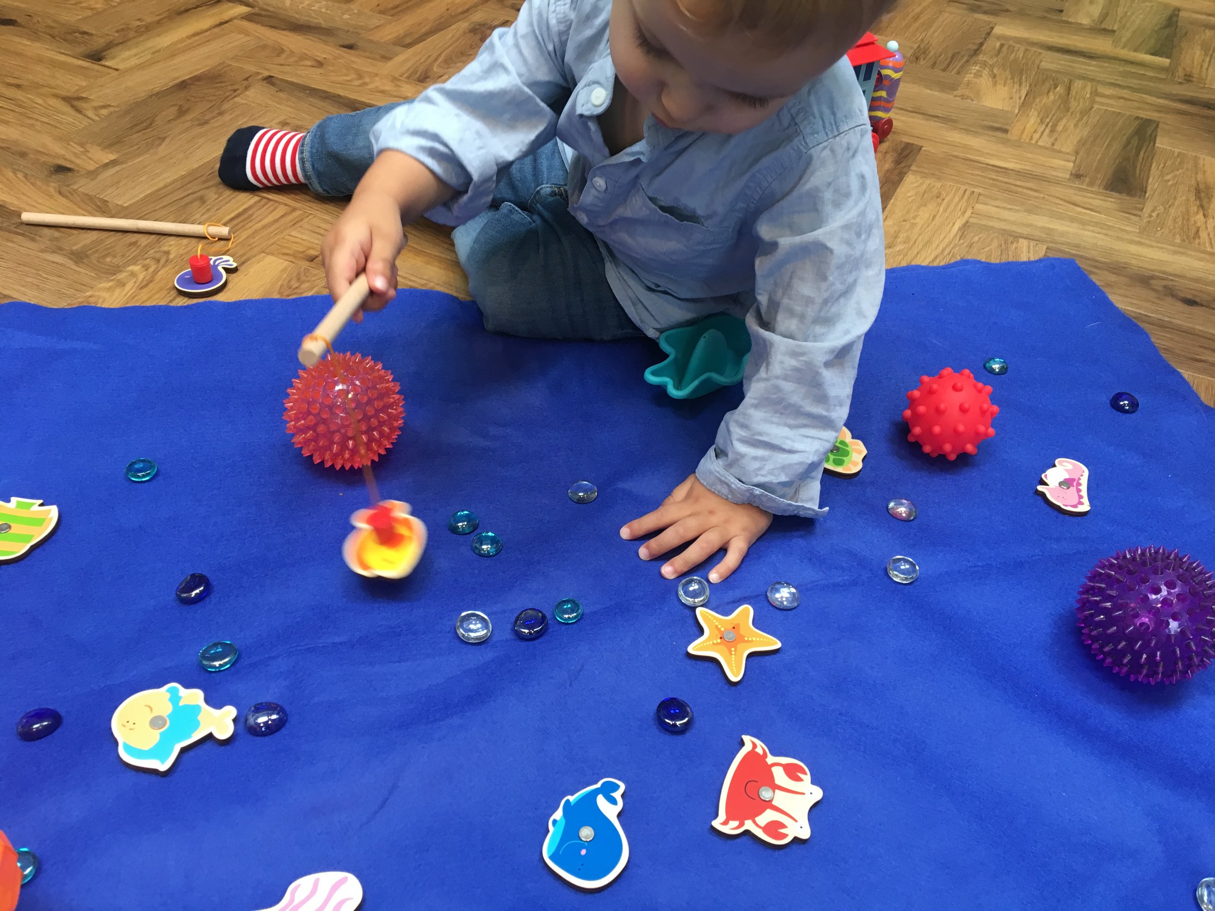 Toddler activity: Easy Fun Toddler Fishing Game — Little Hands Learning